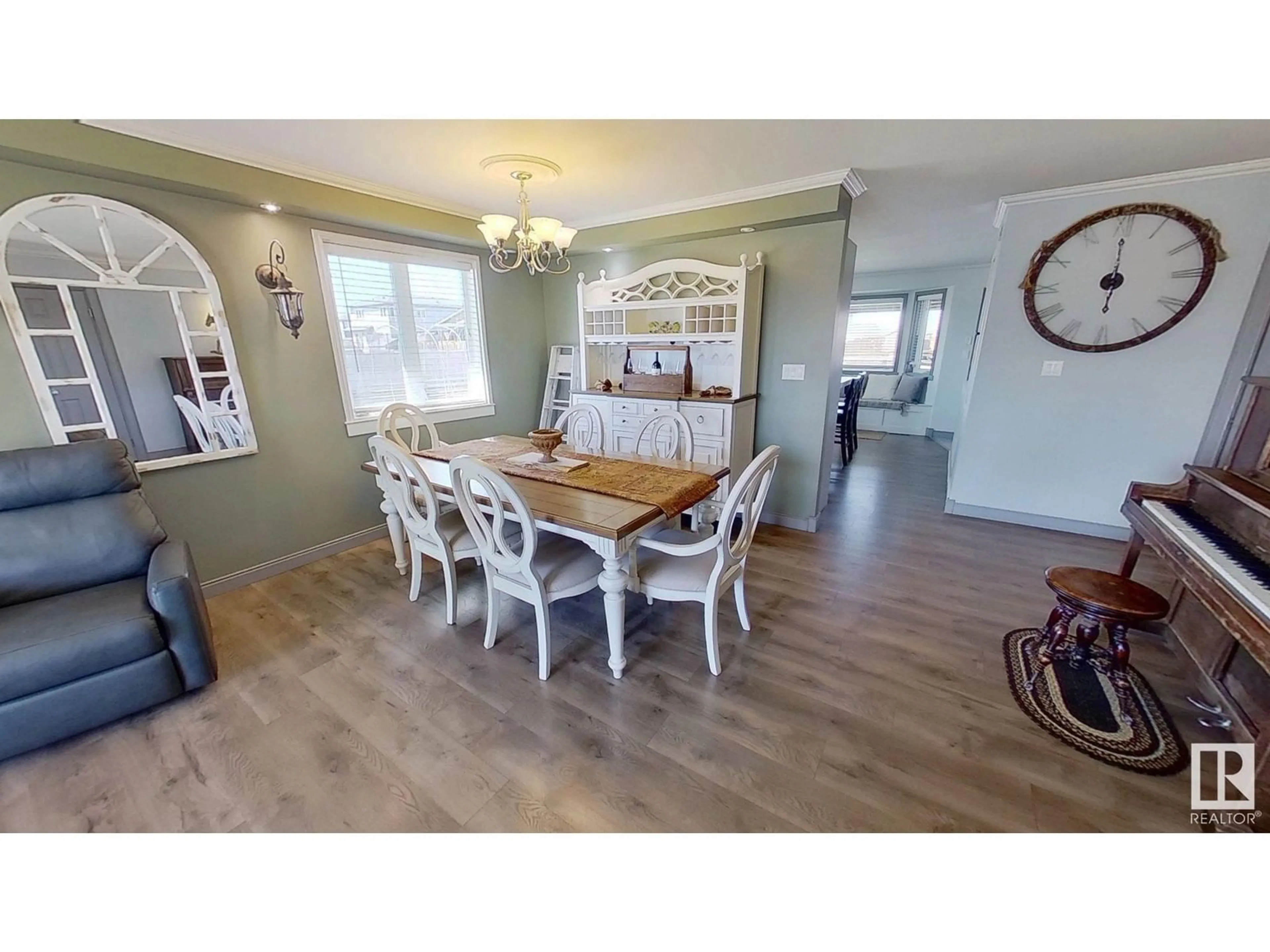 Dining room, wood/laminate floor for 4822 55 ST, Bruderheim Alberta T0B0S0