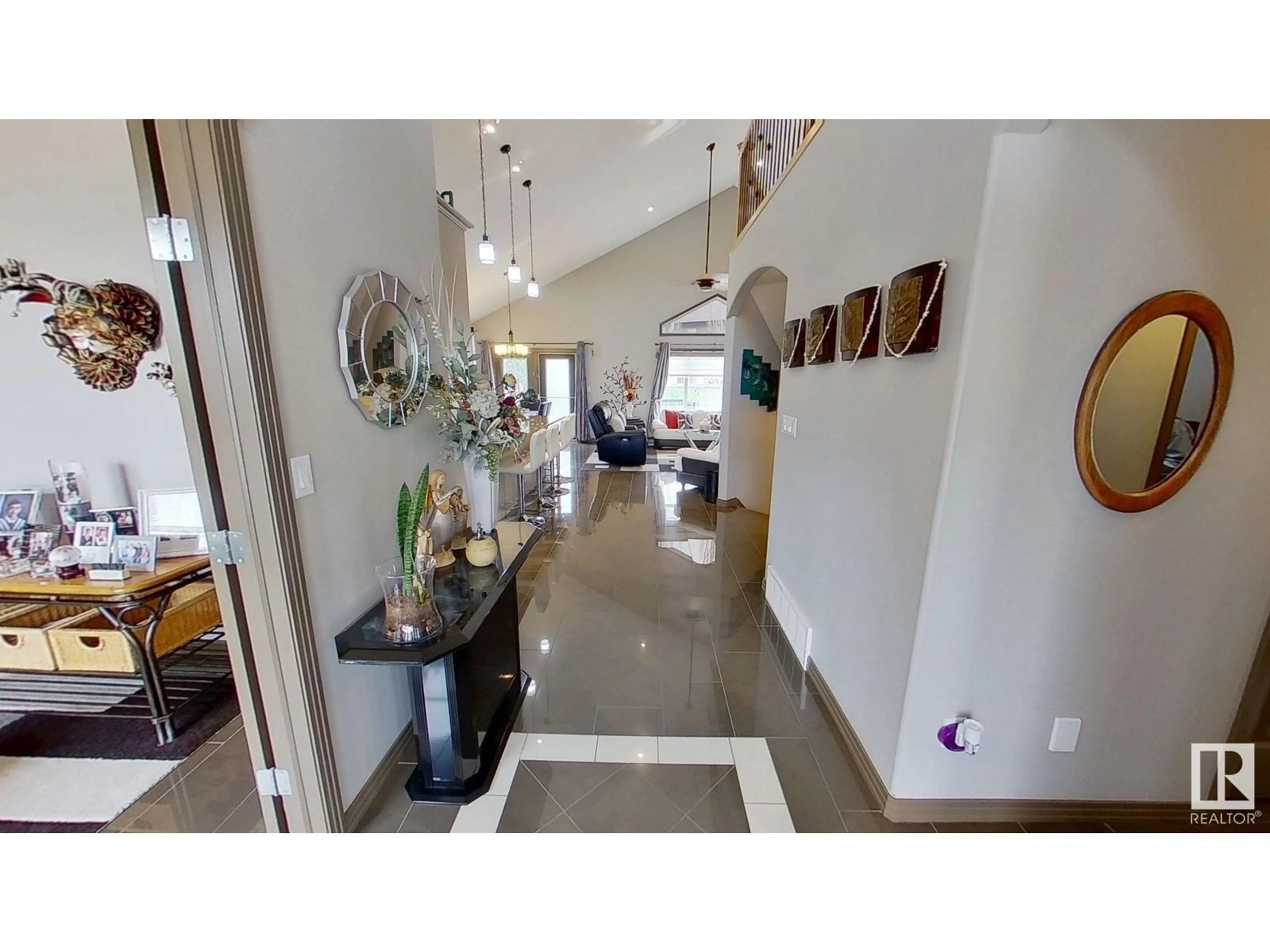 Indoor foyer for 1213 CUNNINGHAM DR, Edmonton Alberta T6W0R5