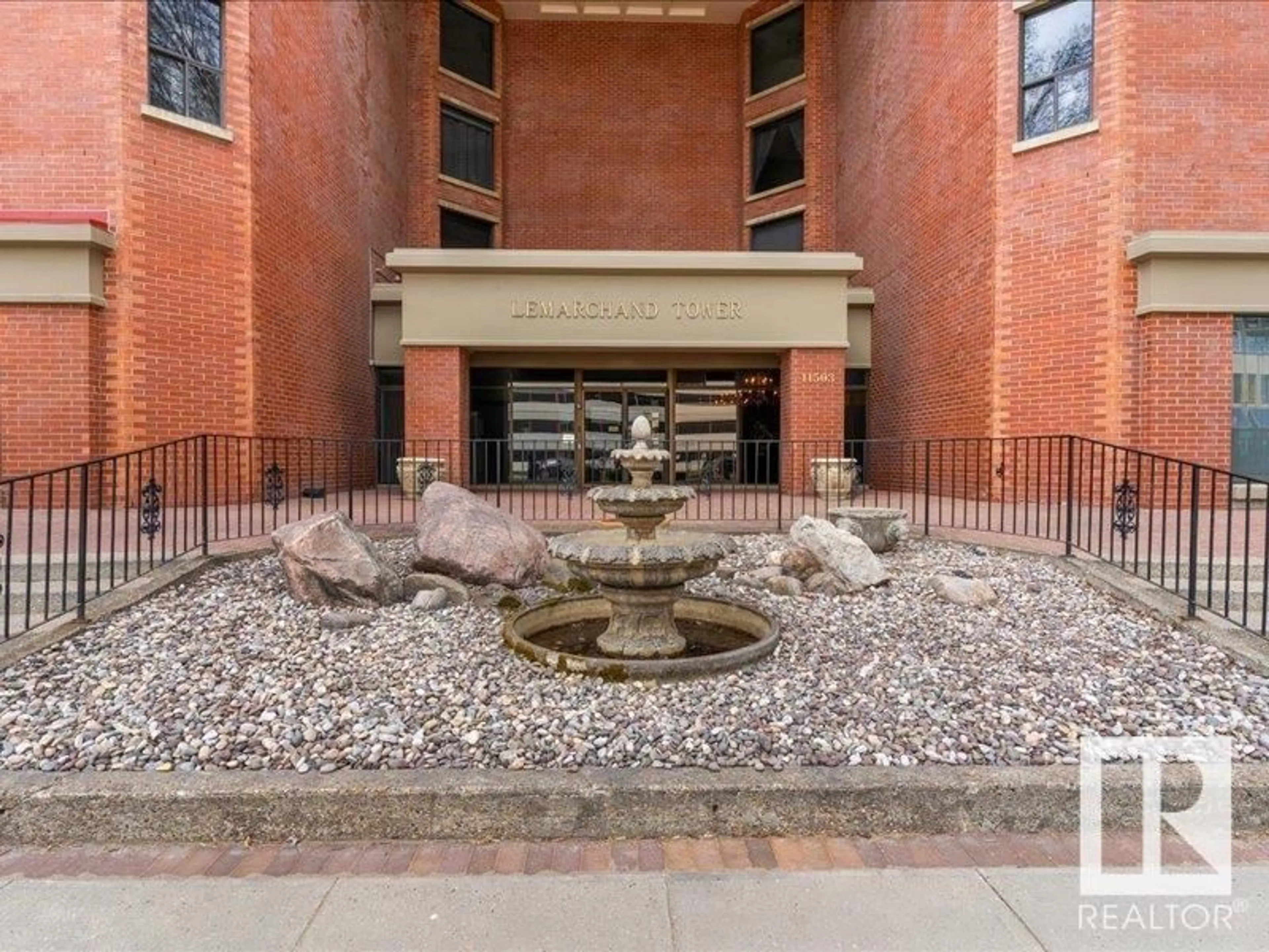 Indoor foyer for 11503 - 1503 100 AV, Edmonton Alberta T5K2K7