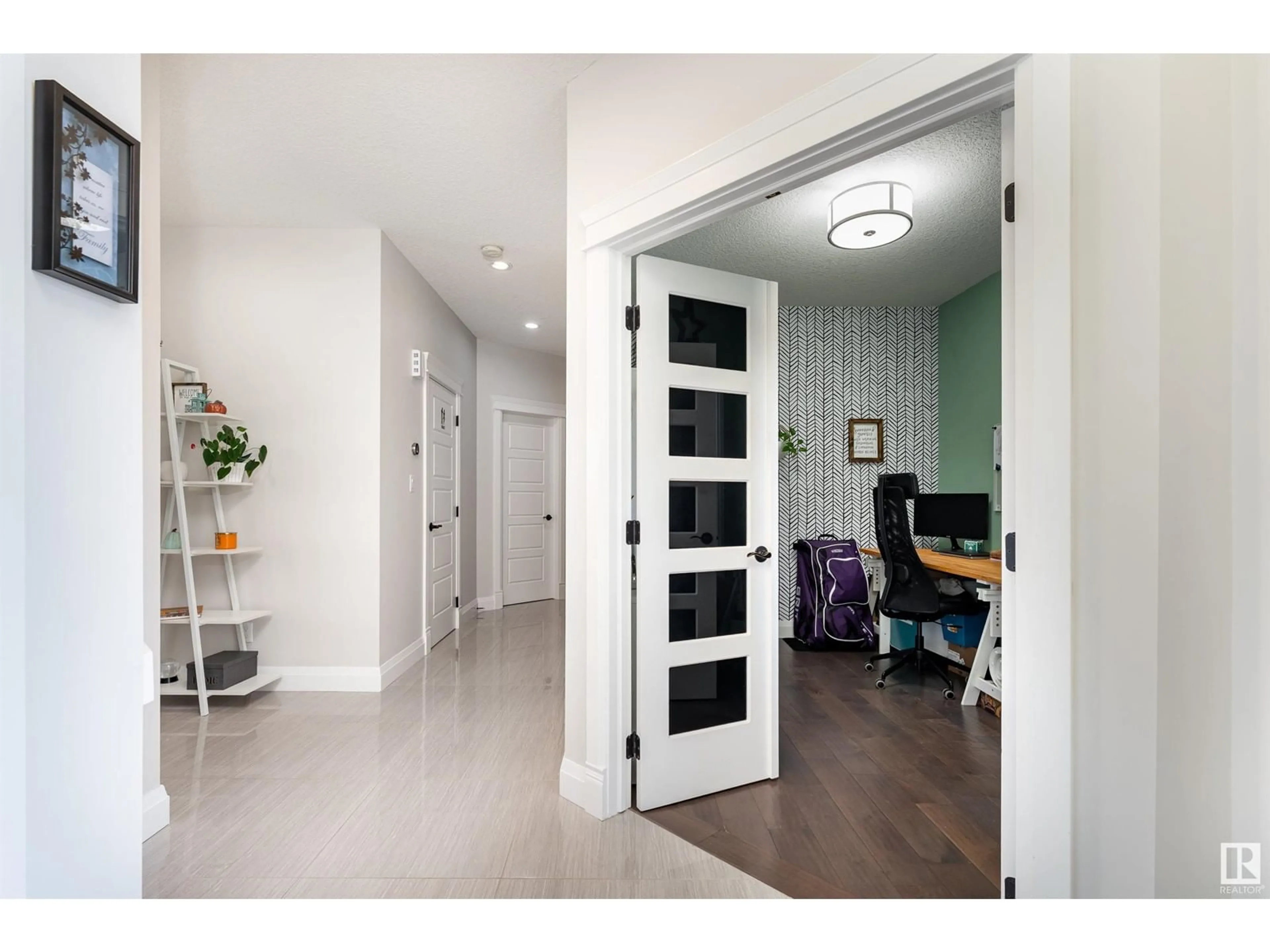 Indoor entryway for 529 ALBANY WY, Edmonton Alberta T6V0H9