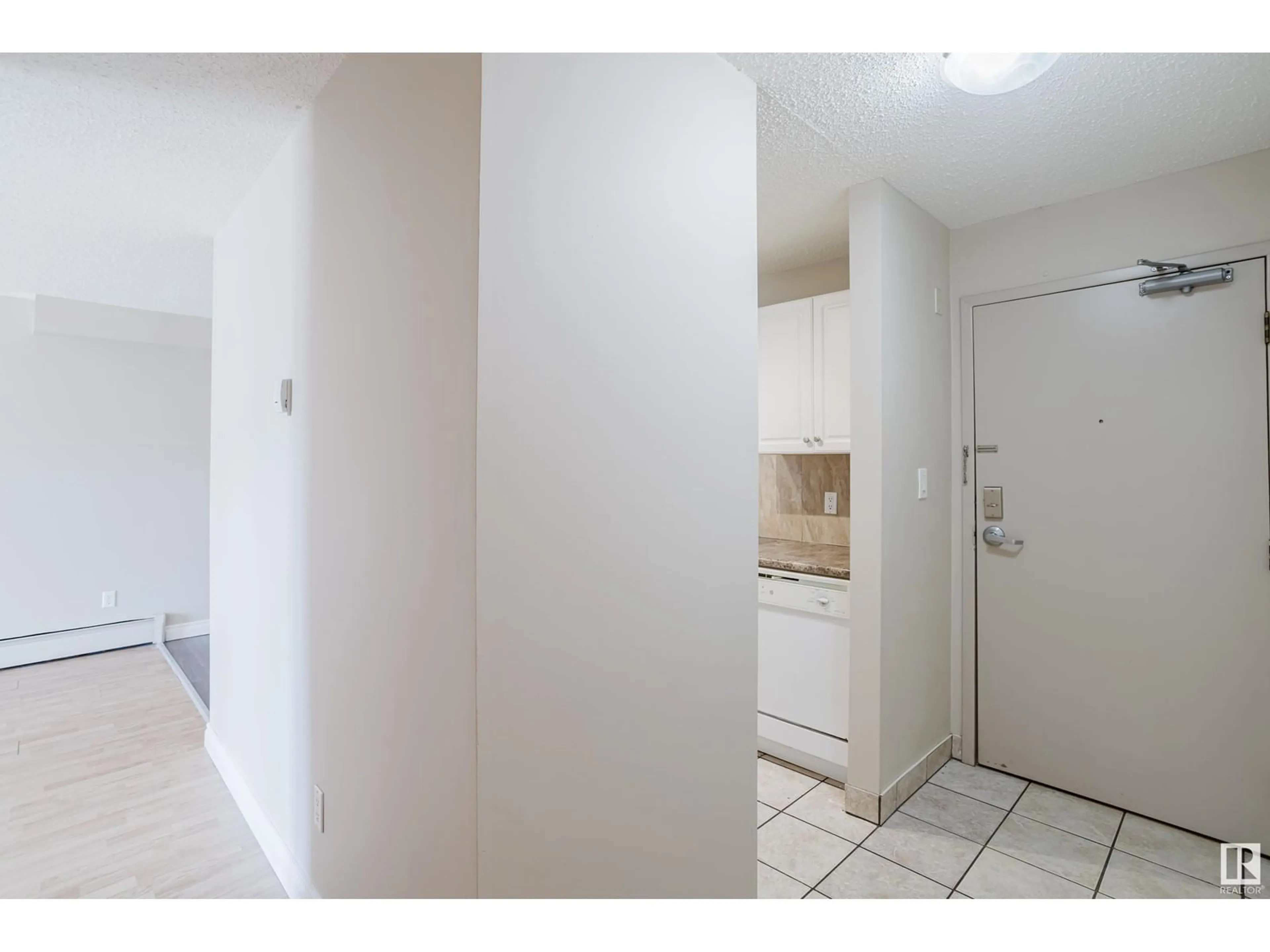 Unknown for #102 - 11324 97 ST, Edmonton Alberta T5G1X4
