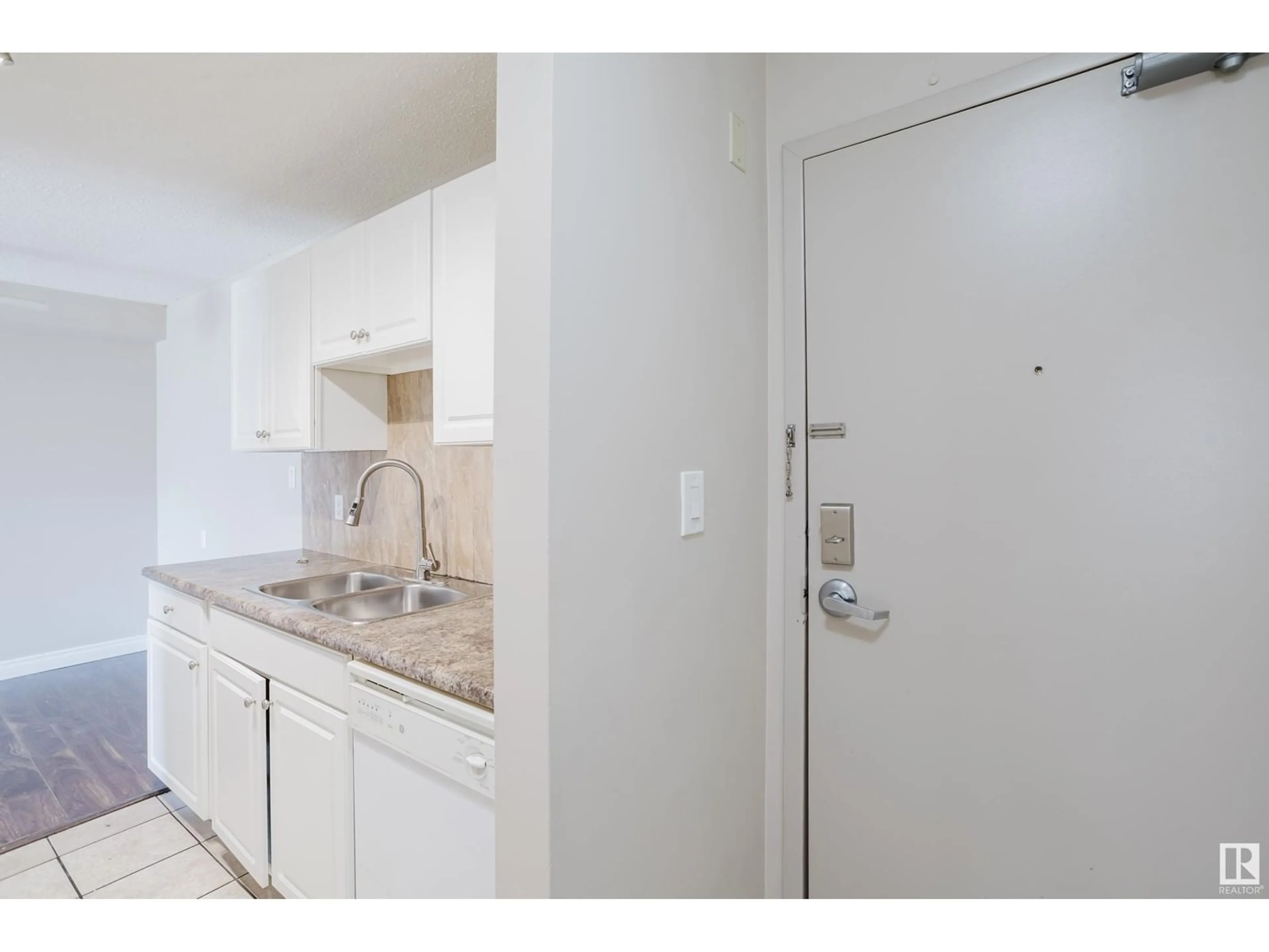 Standard kitchen, unknown for #102 - 11324 97 ST, Edmonton Alberta T5G1X4