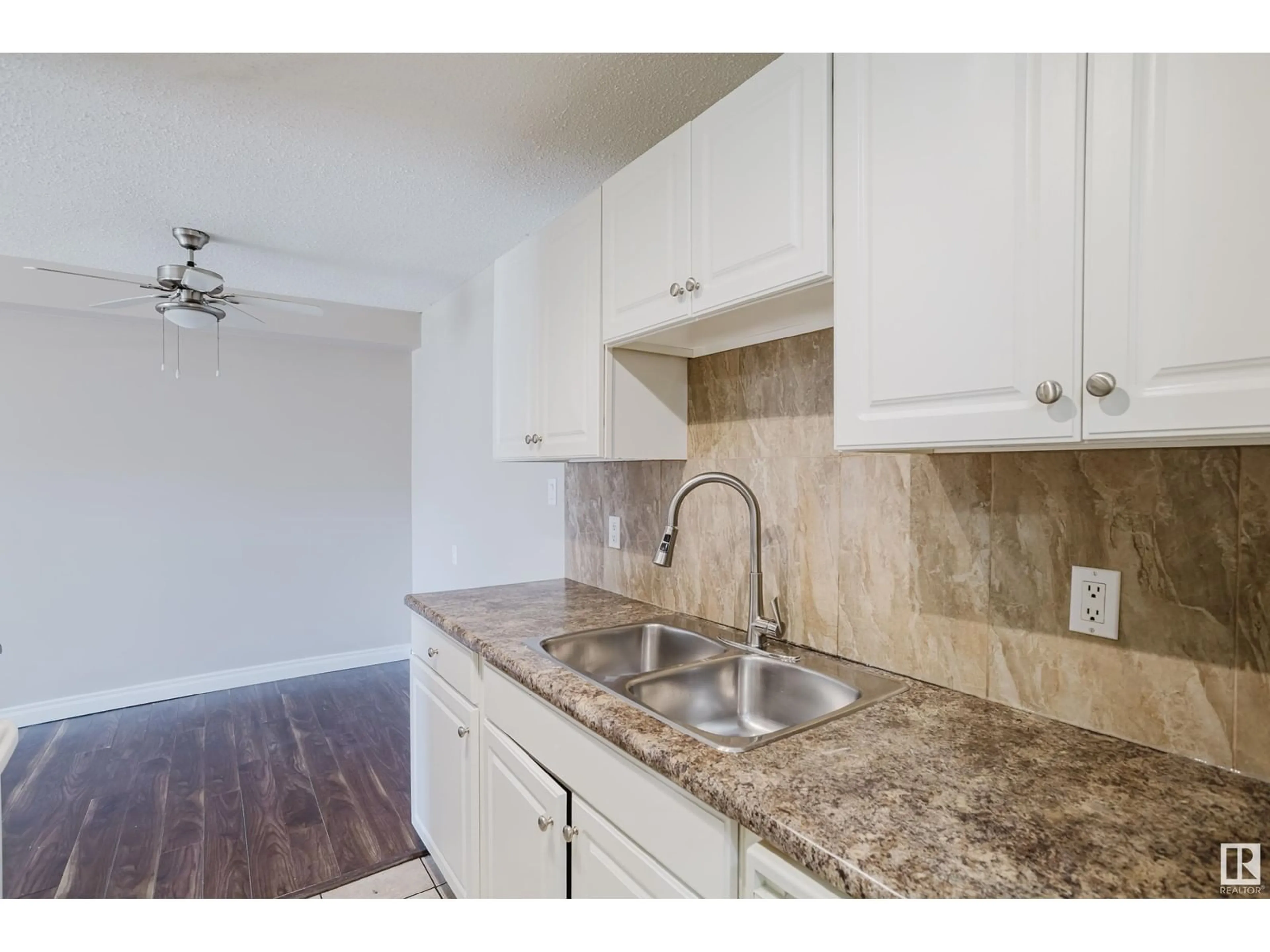 Standard kitchen, unknown for #102 - 11324 97 ST, Edmonton Alberta T5G1X4