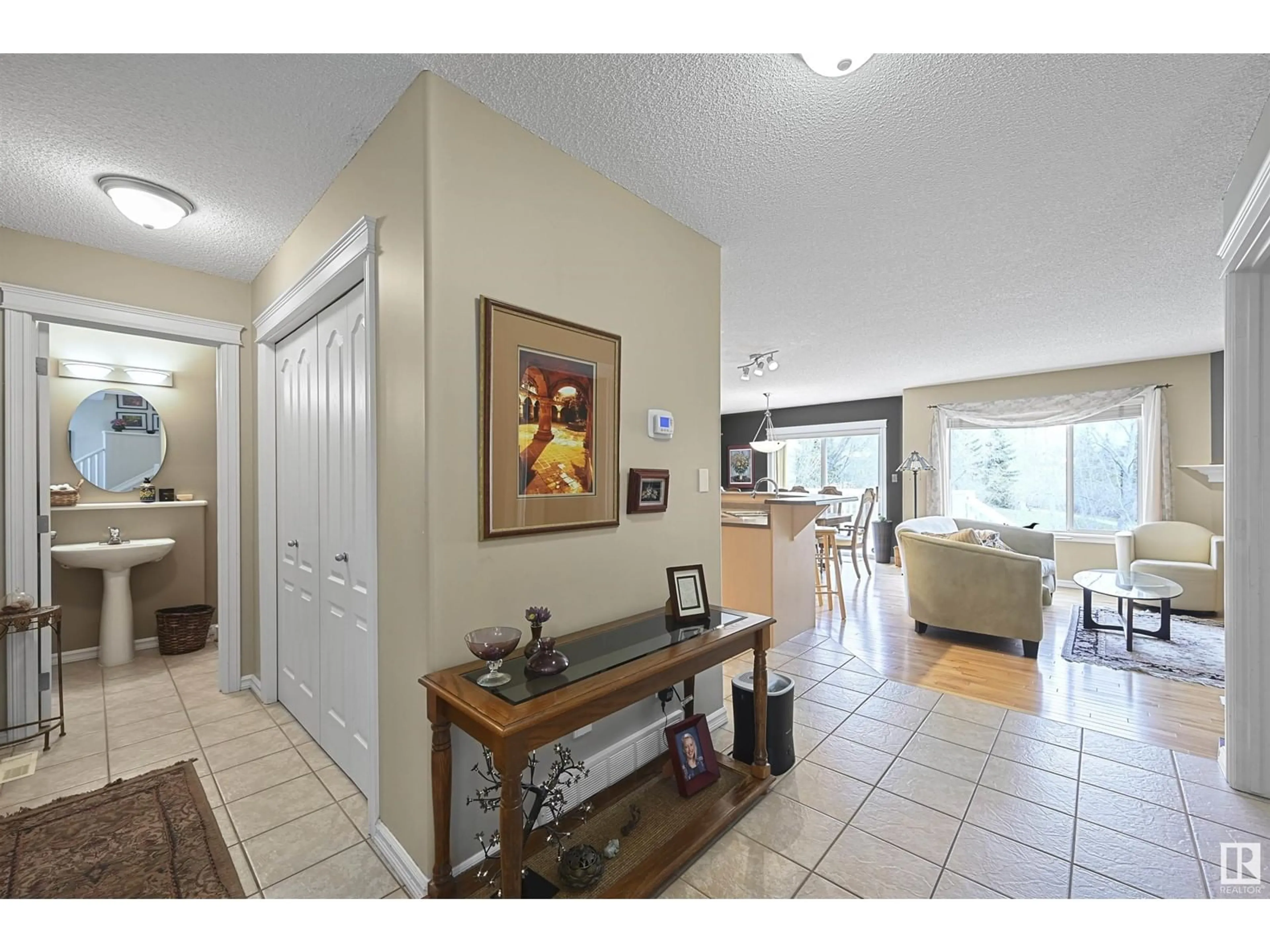 Indoor entryway for 2568 RABBIT HILL RD, Edmonton Alberta T6R2Y9