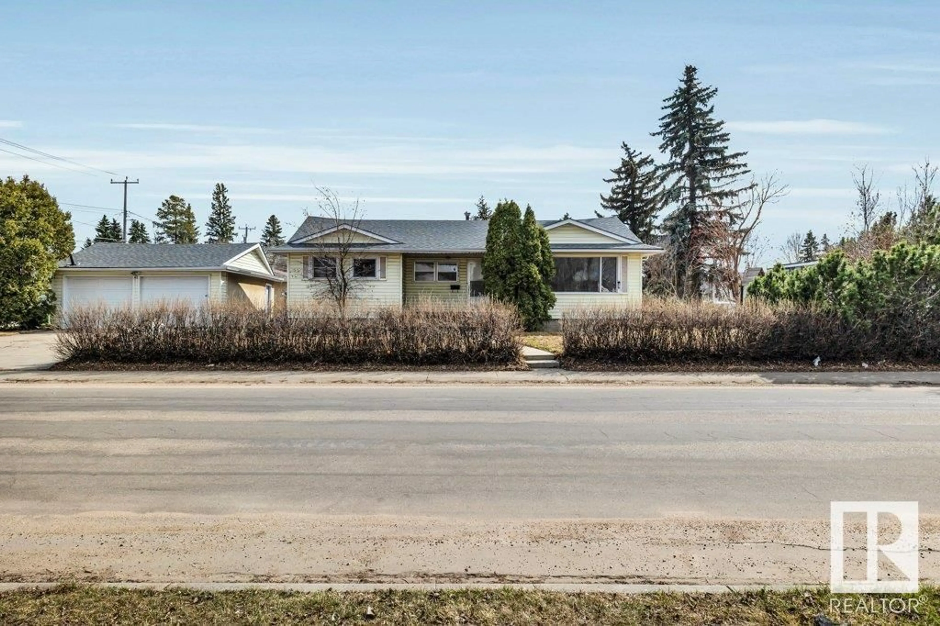 Unknown for 14815 97 AV, Edmonton Alberta T5N0E8