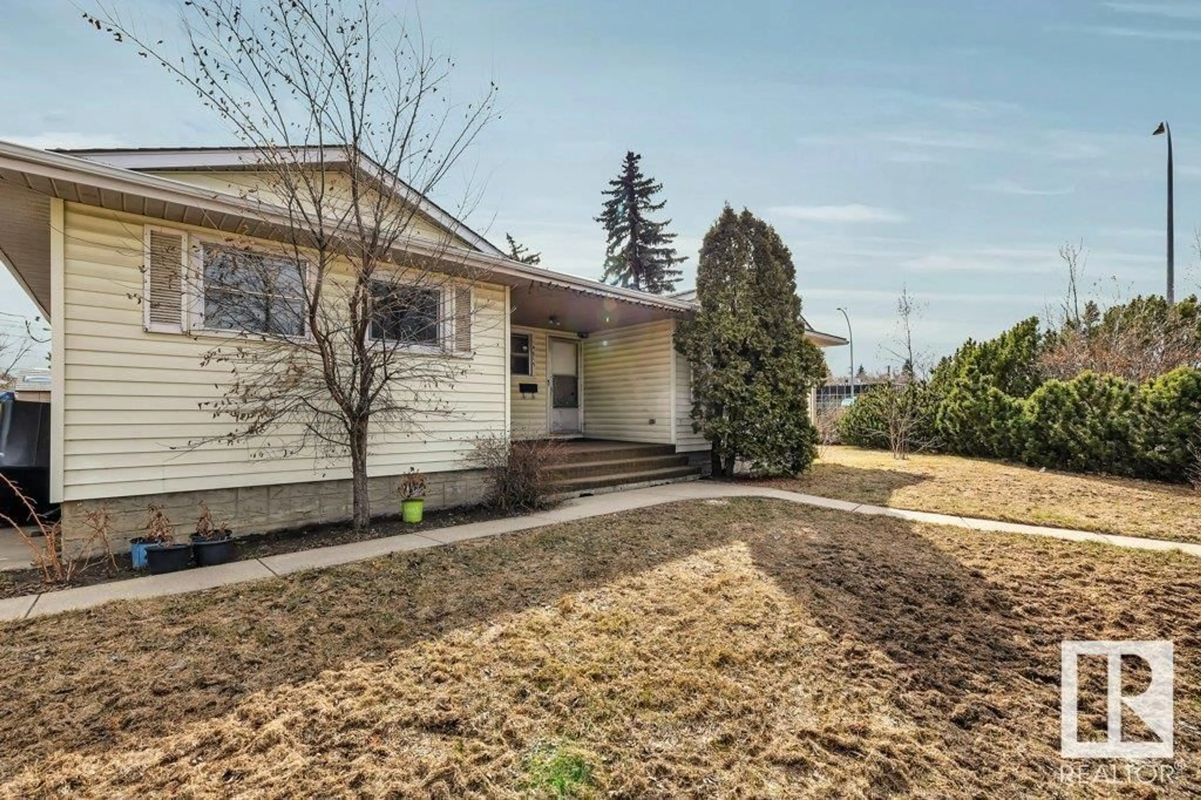 A pic from outside/outdoor area/front of a property/back of a property/a pic from drone, street for 14815 97 AV, Edmonton Alberta T5N0E8