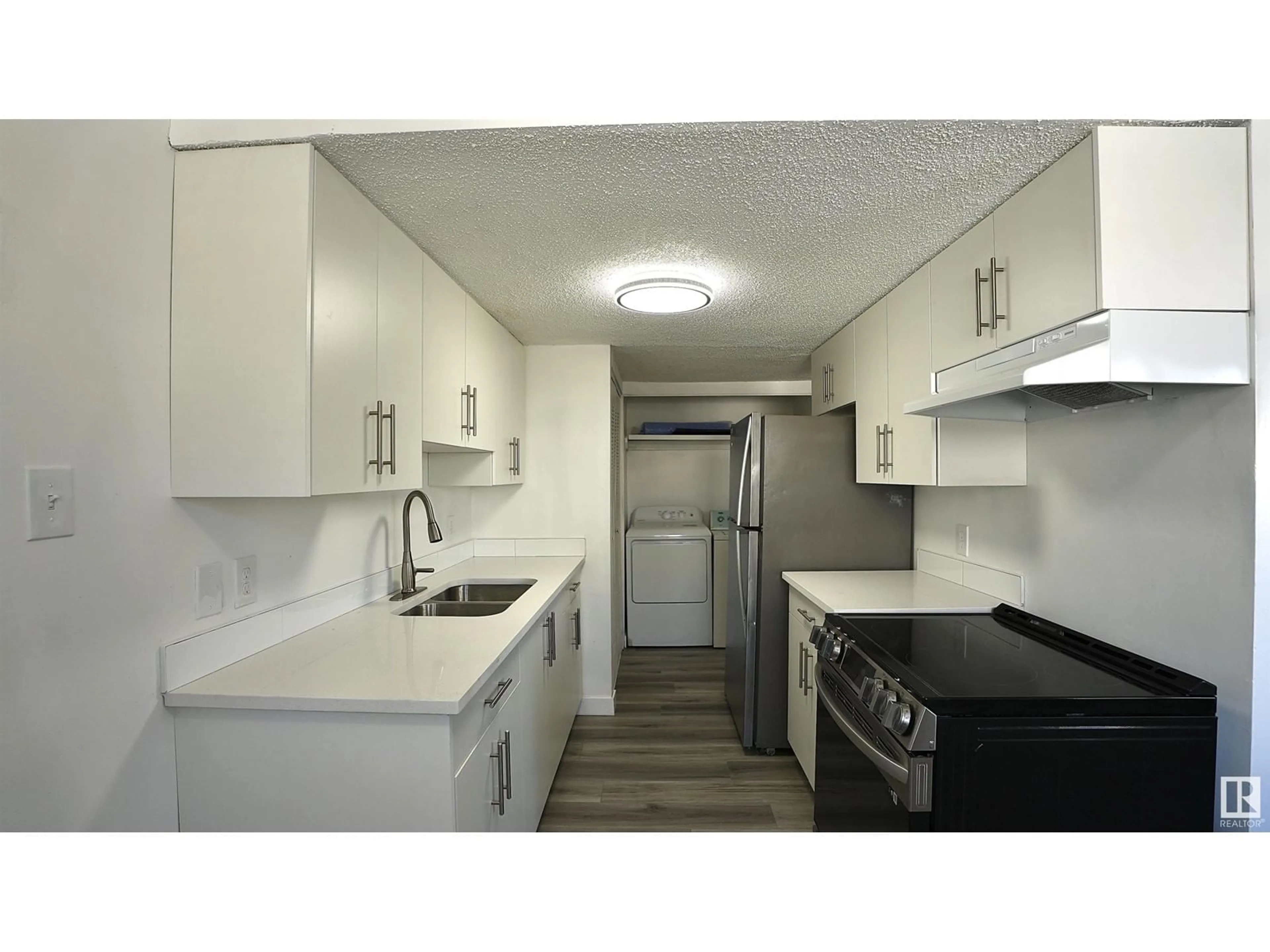 Standard kitchen, unknown for 1444 LAKEWOOD RD, Edmonton Alberta T6K3M2