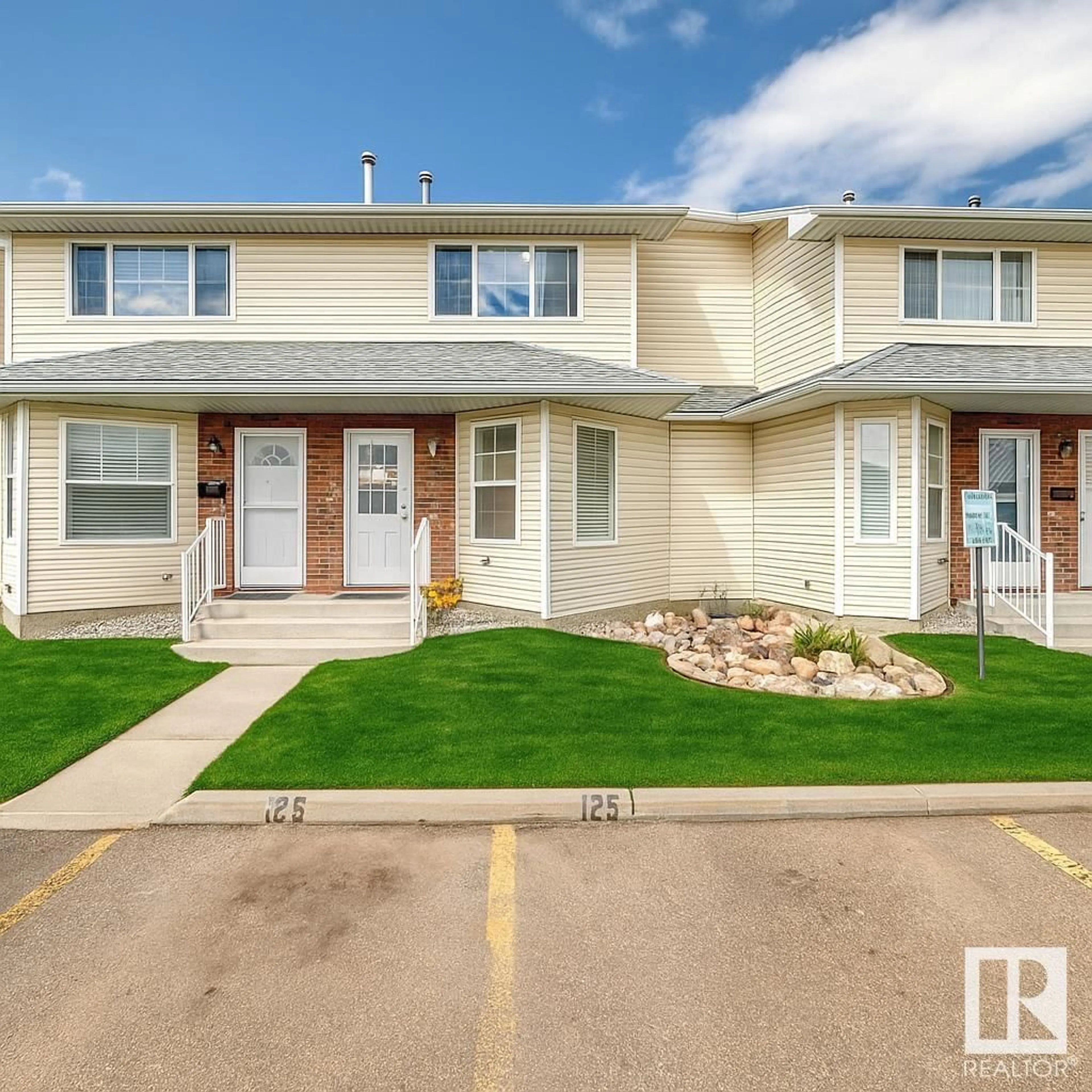 Home with vinyl exterior material, street for #59 - 1033 YOUVILLE W, Edmonton Alberta T6L6V9