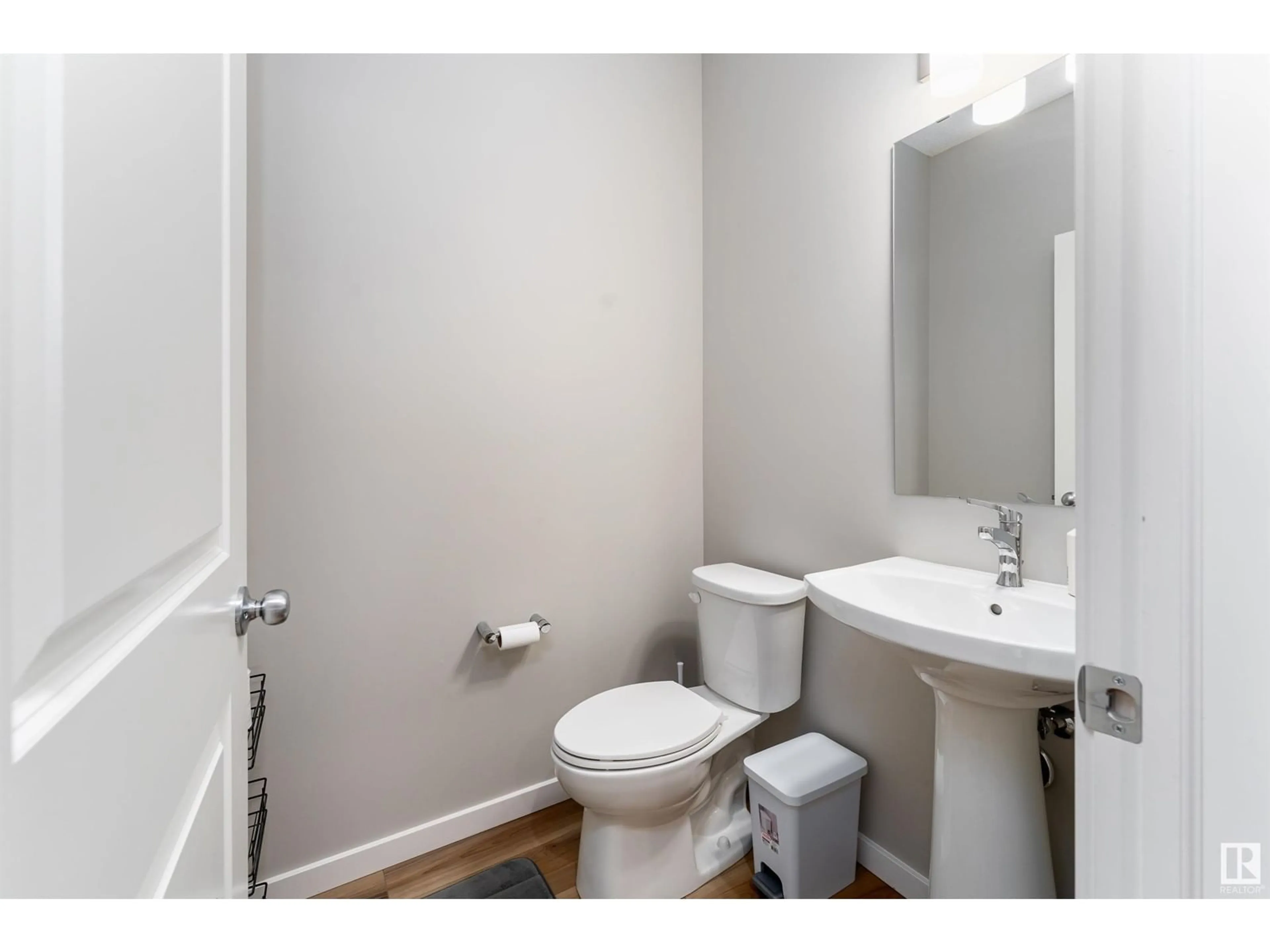 Standard bathroom, unknown for 90 KINGSBURY CI, Spruce Grove Alberta T7X0C9