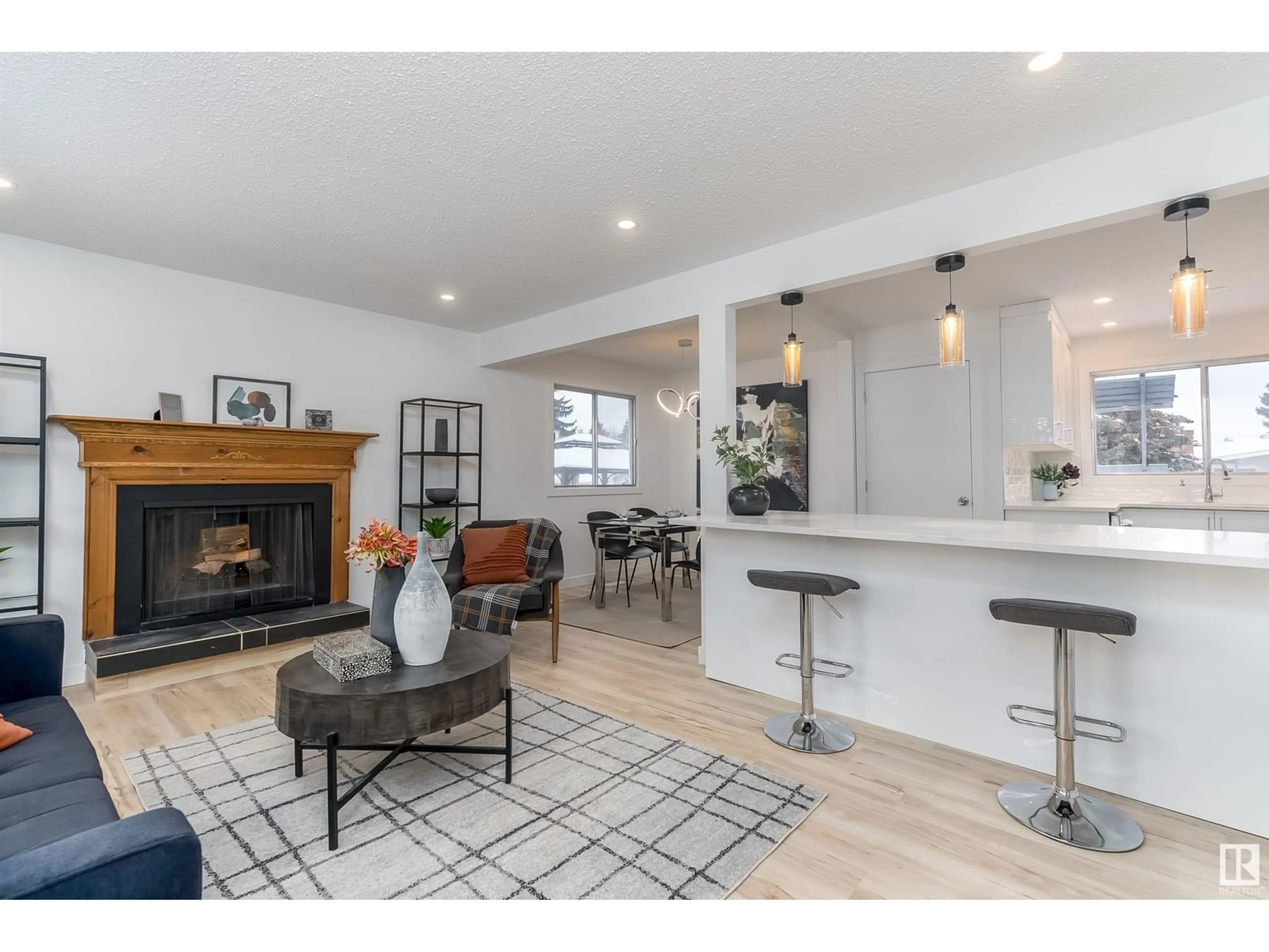Open concept kitchen, ceramic/tile floor for 8104 17 AV, Edmonton Alberta T6K2C8