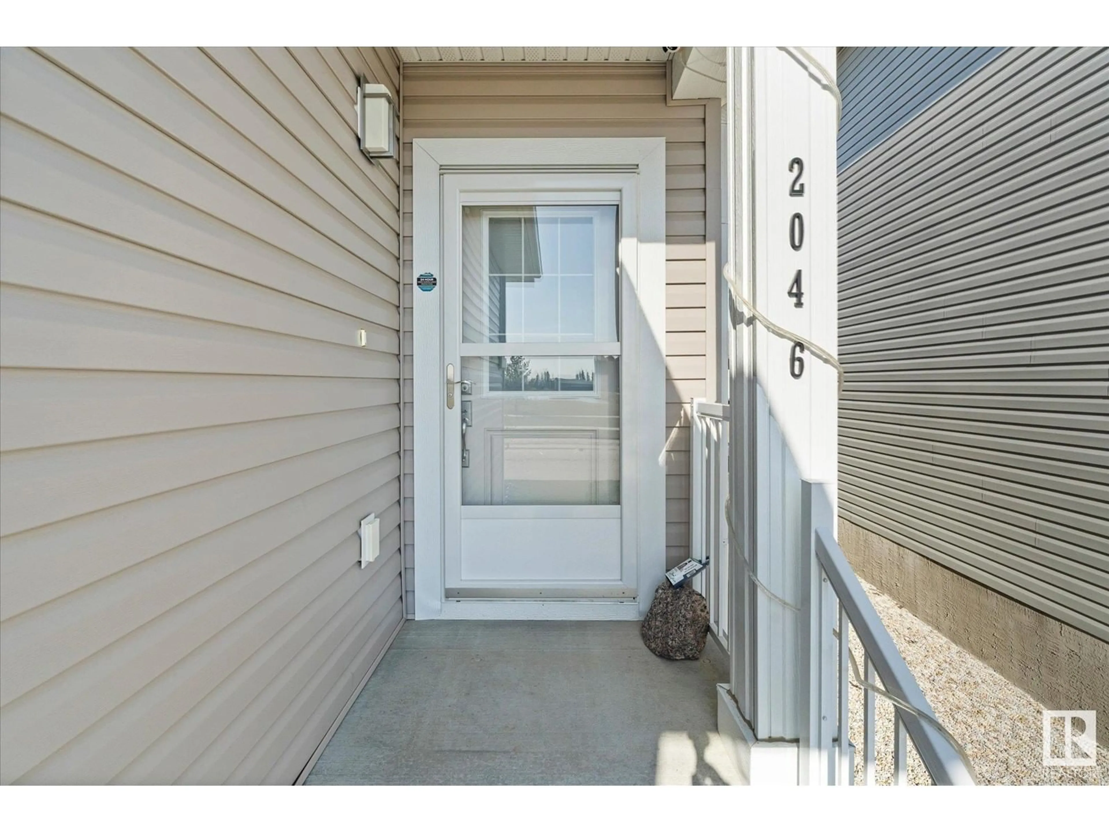 Indoor entryway for 2046 SOUTH CREEK DR, Stony Plain Alberta T7Z0J8