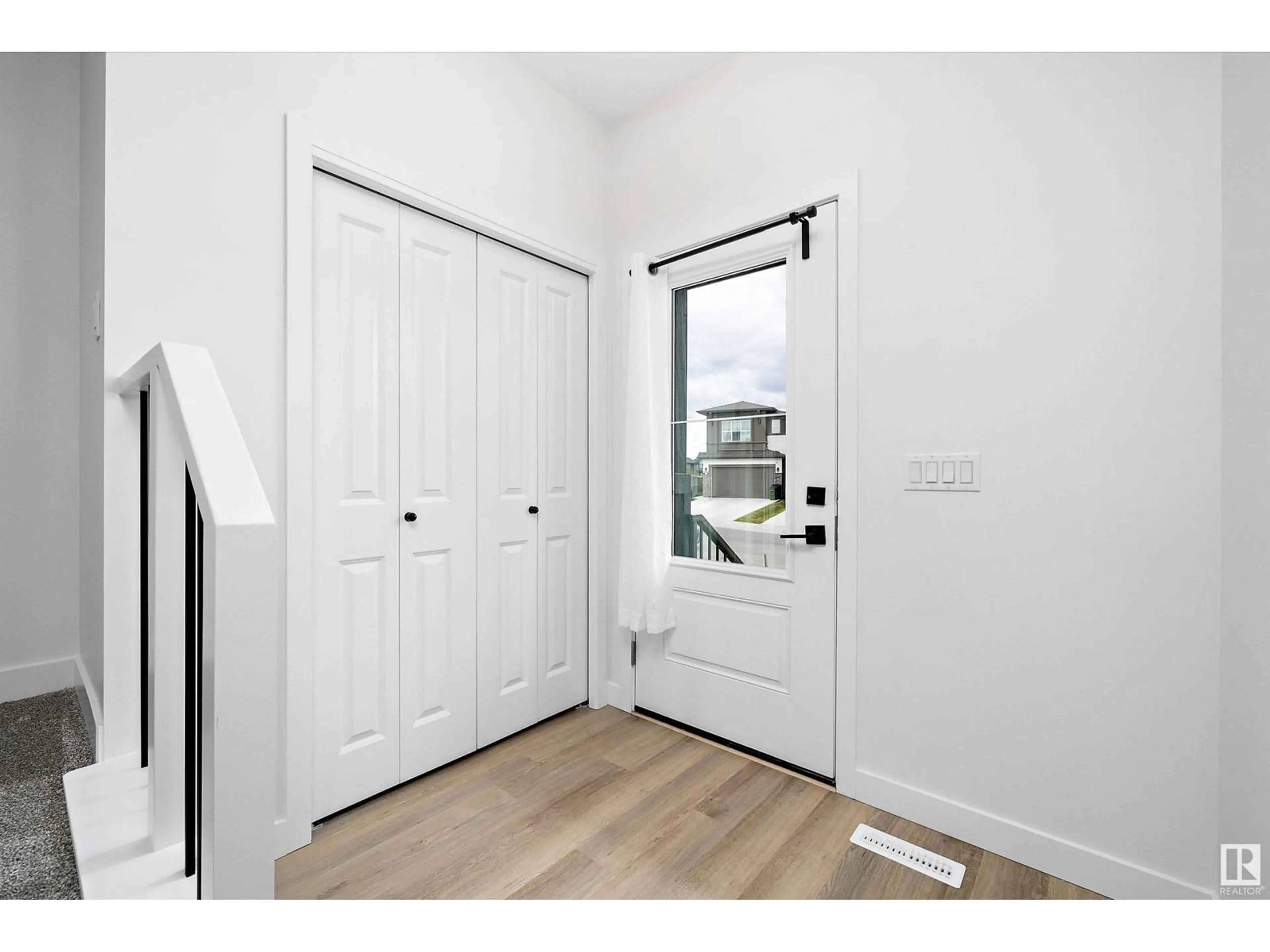 Unknown for 1439 GOODSPEED LN, Edmonton Alberta T5T0W2