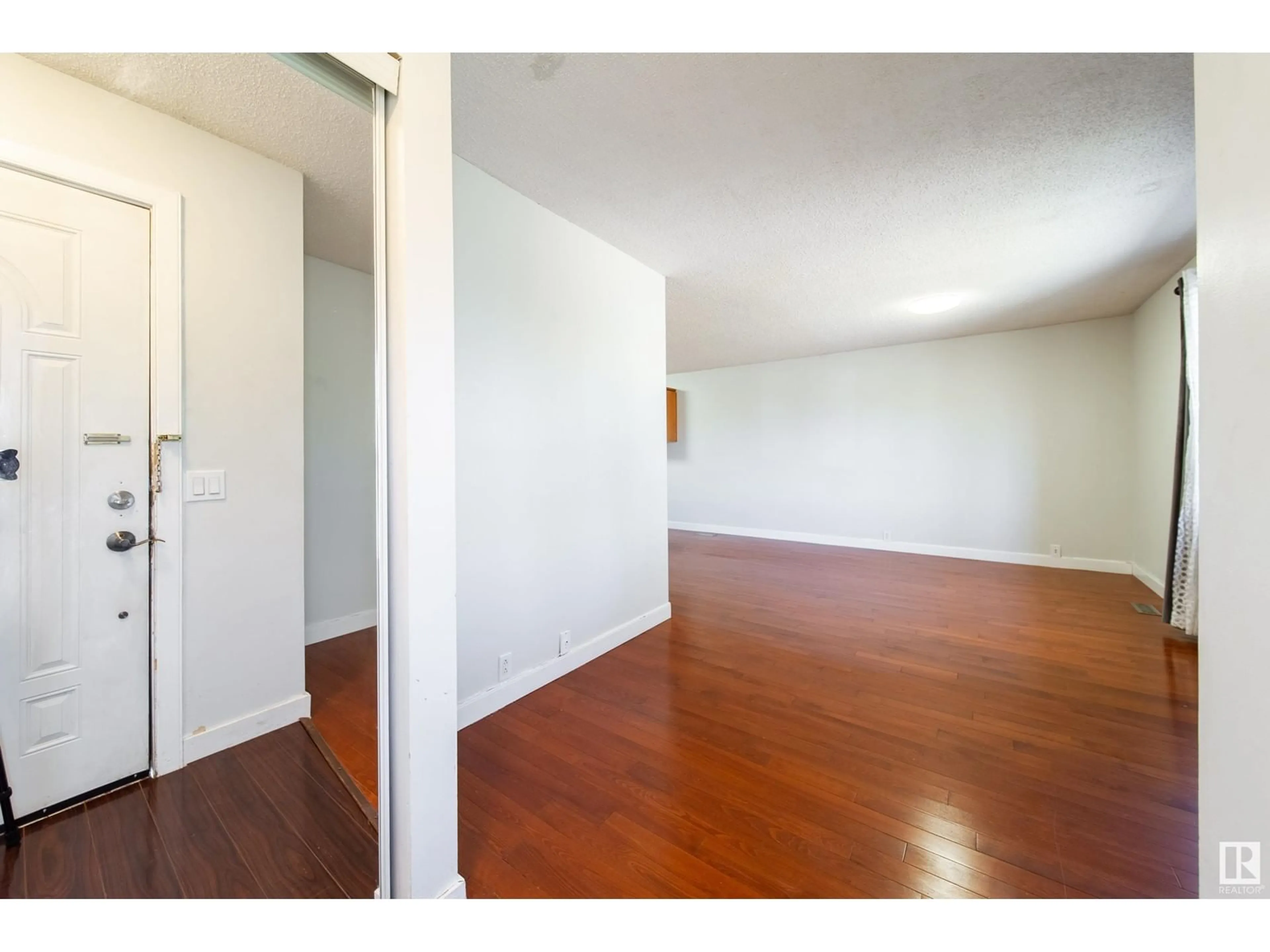 Unknown for 5409 22 AV, Edmonton Alberta T6L4V1