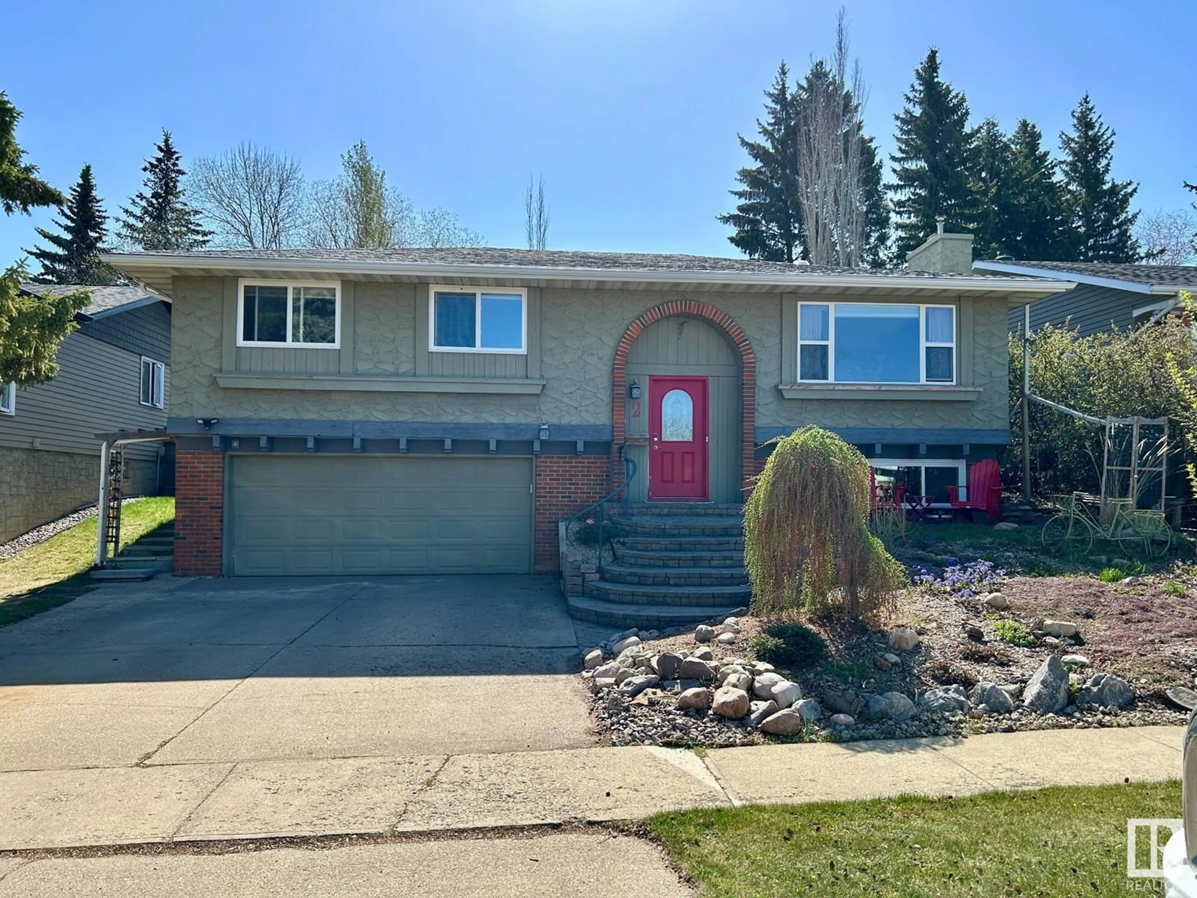 Home with vinyl exterior material, street for 2 BANTING PL, St. Albert Alberta T8N2K1