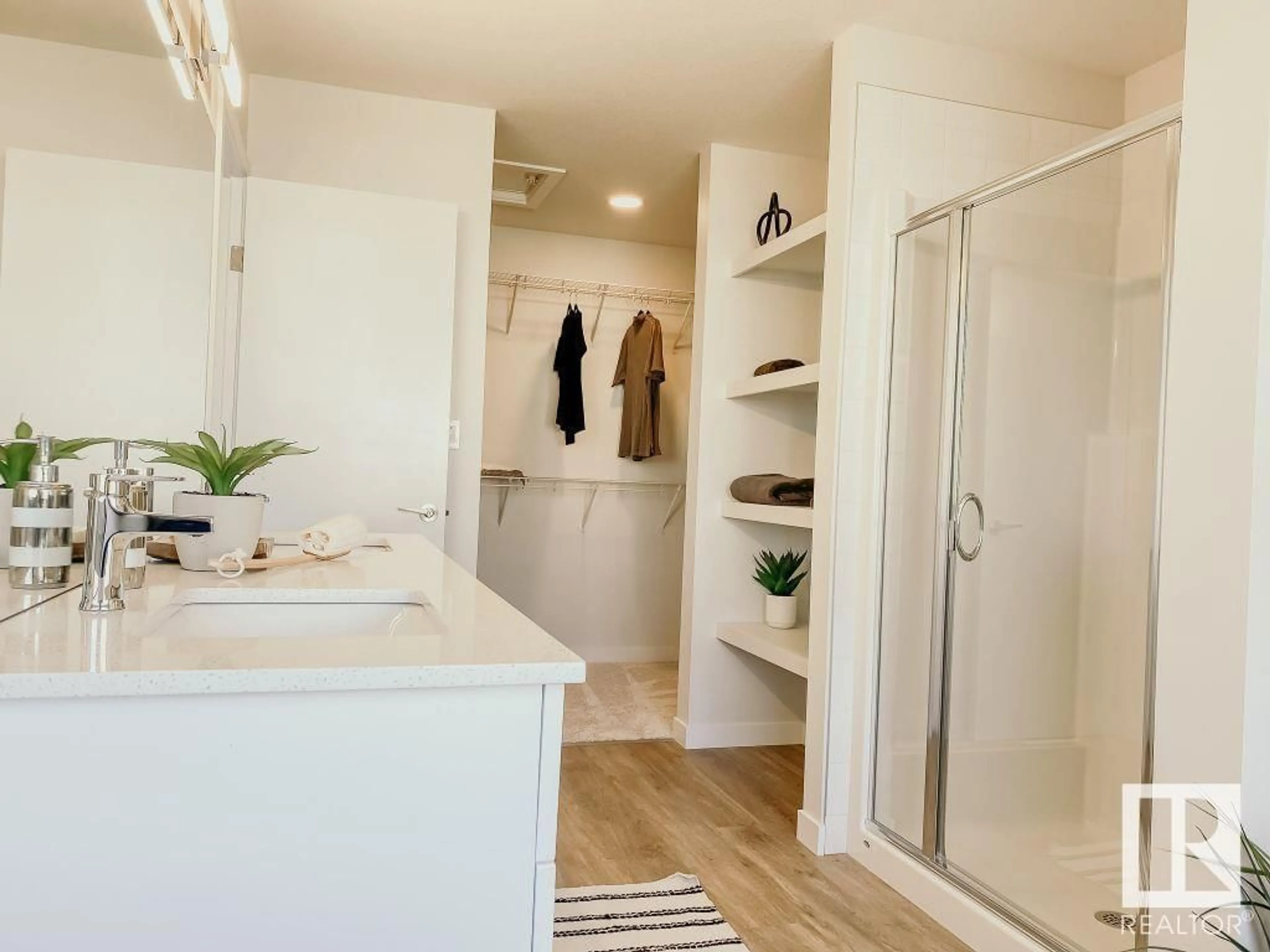 Contemporary bathroom, ceramic/tile floor for 153 GARNEAU GA, Spruce Grove Alberta T7X2Y6