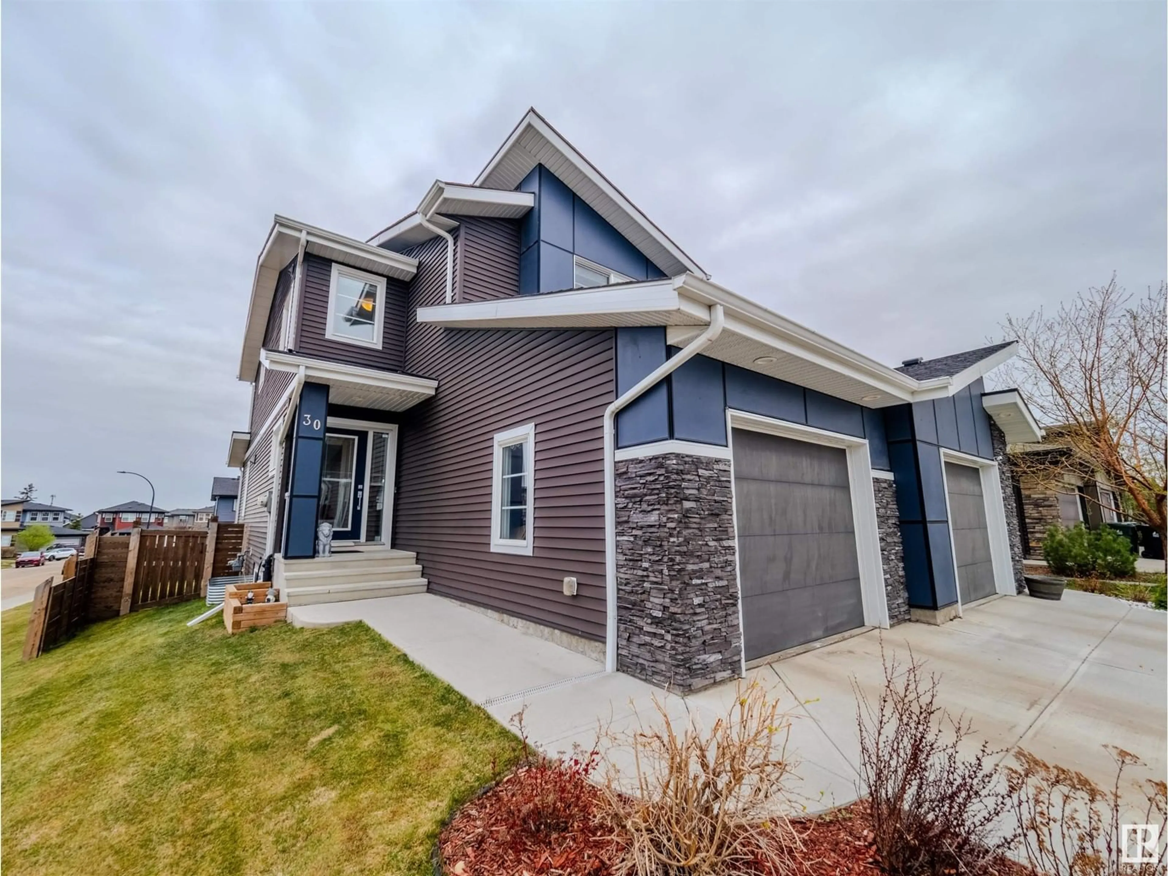 Home with brick exterior material, street for 30 VANDERBILT CM, Spruce Grove Alberta T7X0S9