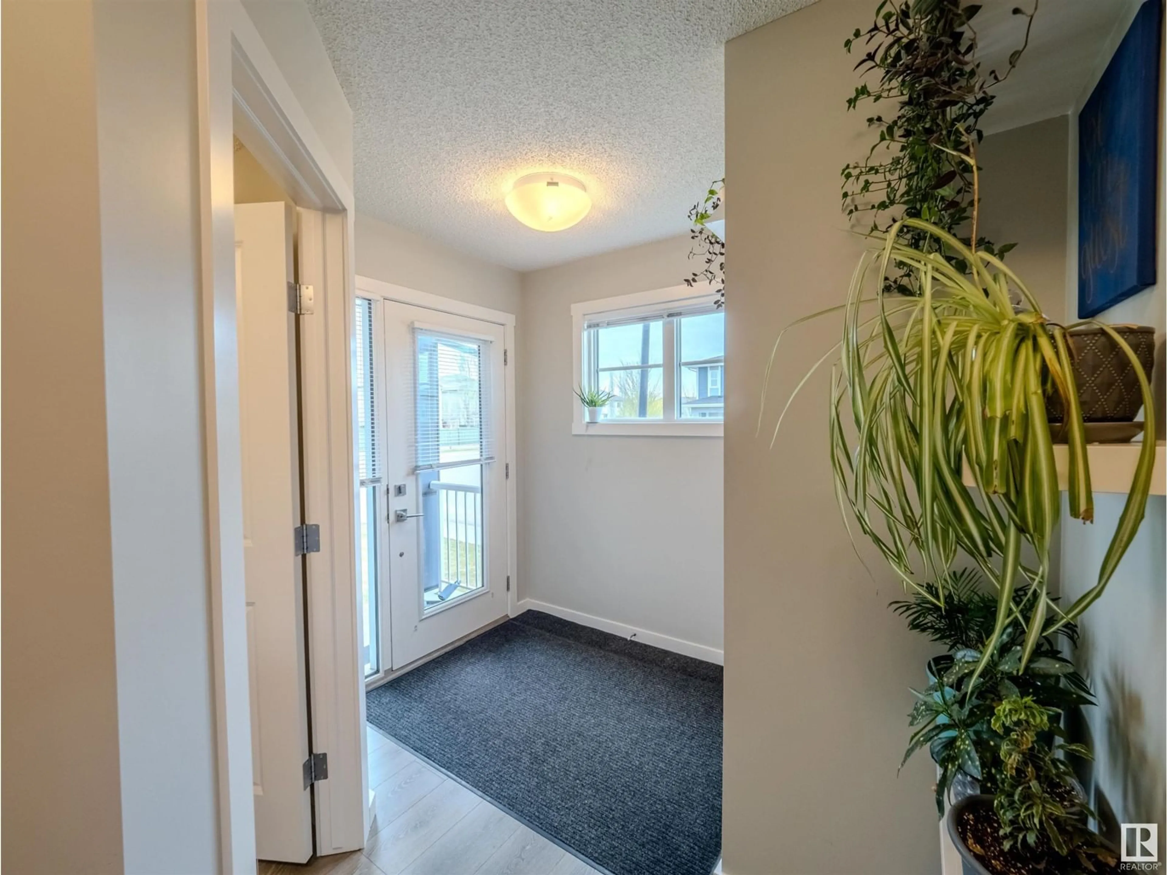 Indoor entryway for 30 VANDERBILT CM, Spruce Grove Alberta T7X0S9