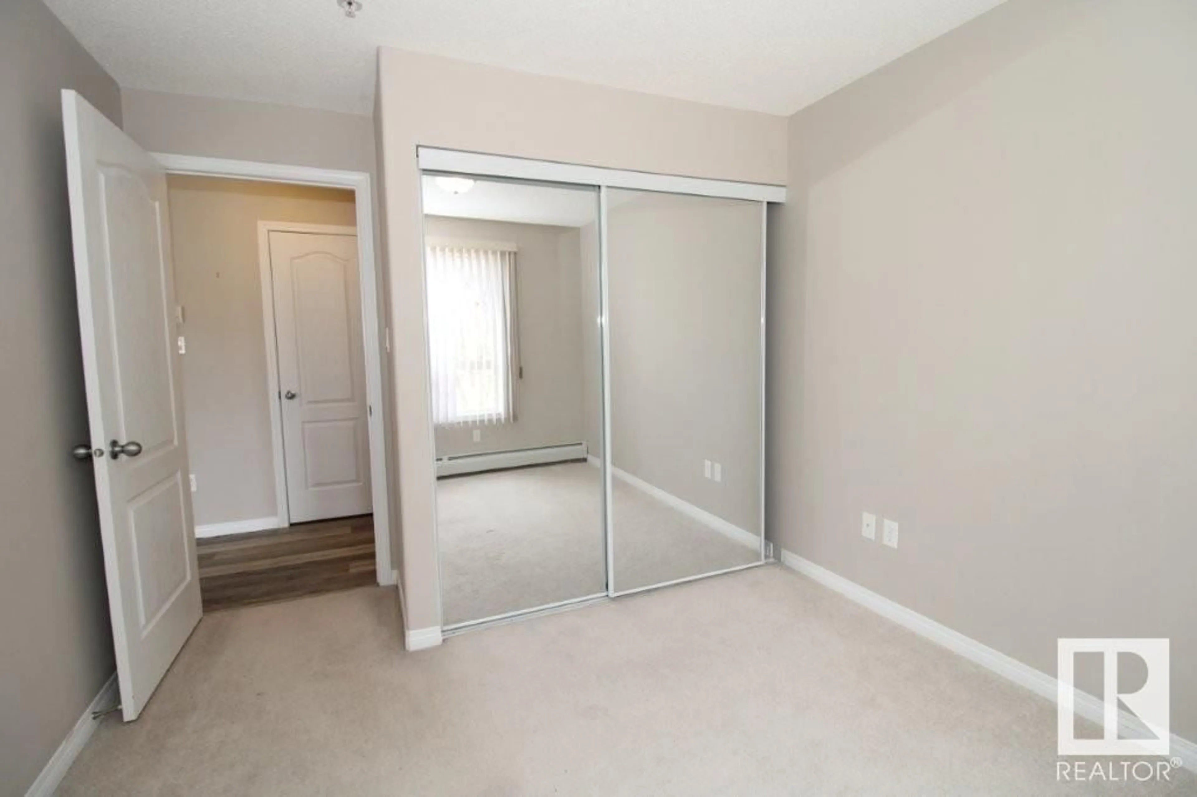 A pic of a room for 5206 7335 SOUTH TERWILLEGAR DR, Edmonton Alberta T6R0M1