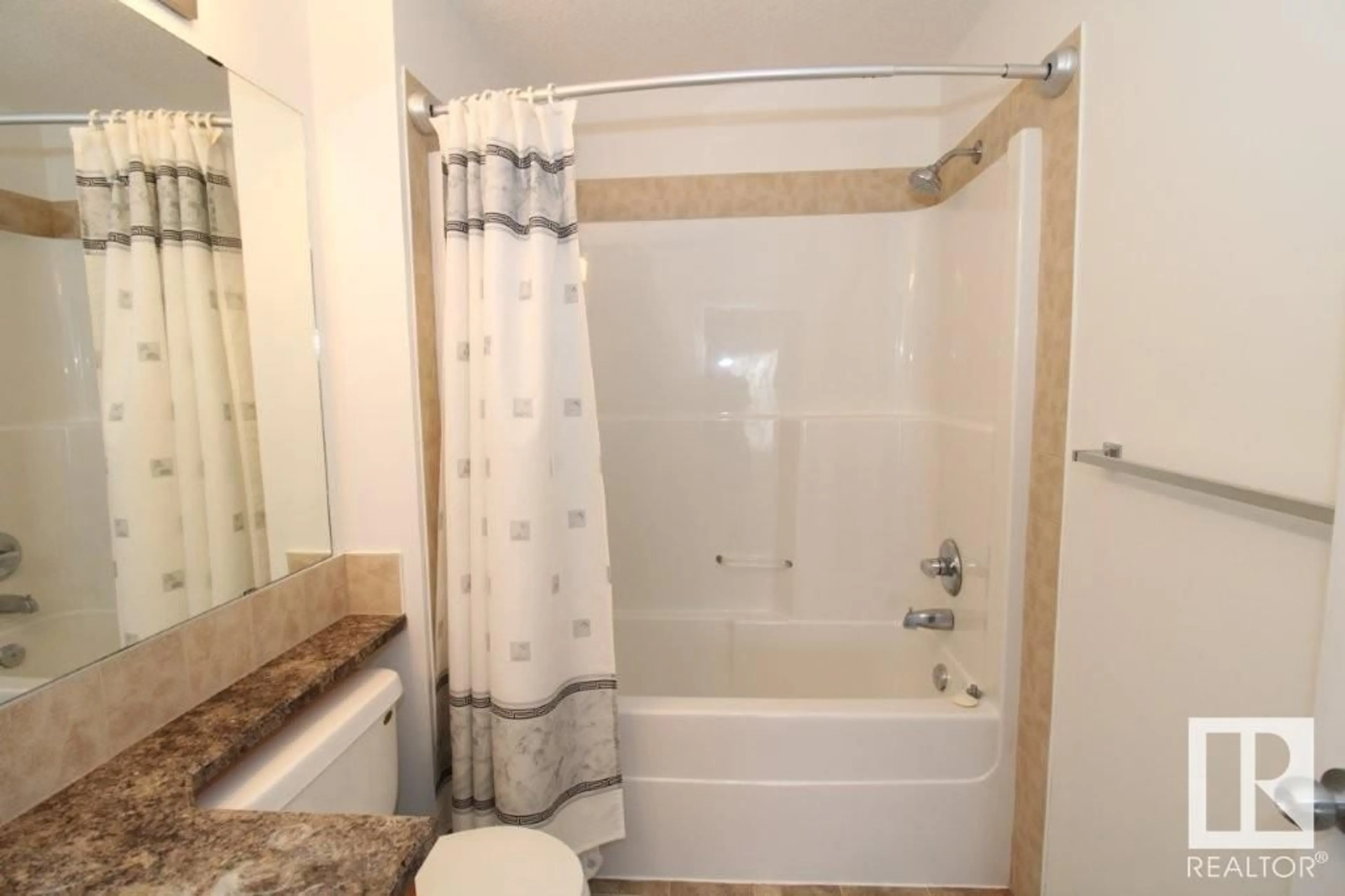 Standard bathroom, ceramic/tile floor for 5206 7335 SOUTH TERWILLEGAR DR, Edmonton Alberta T6R0M1