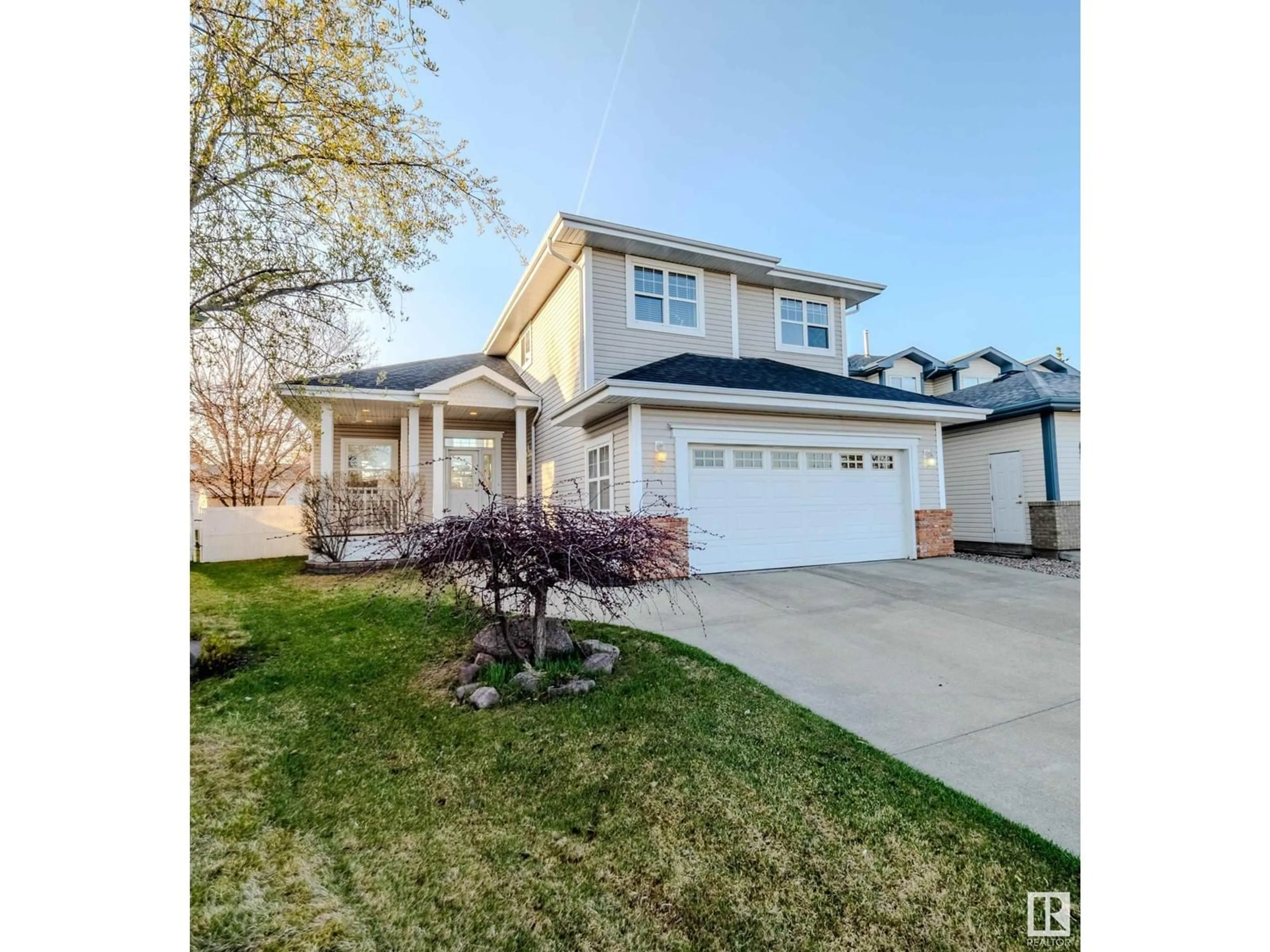 Home with vinyl exterior material, street for 467 KLARVATTEN LAKE WD, Edmonton Alberta T5Z3C2