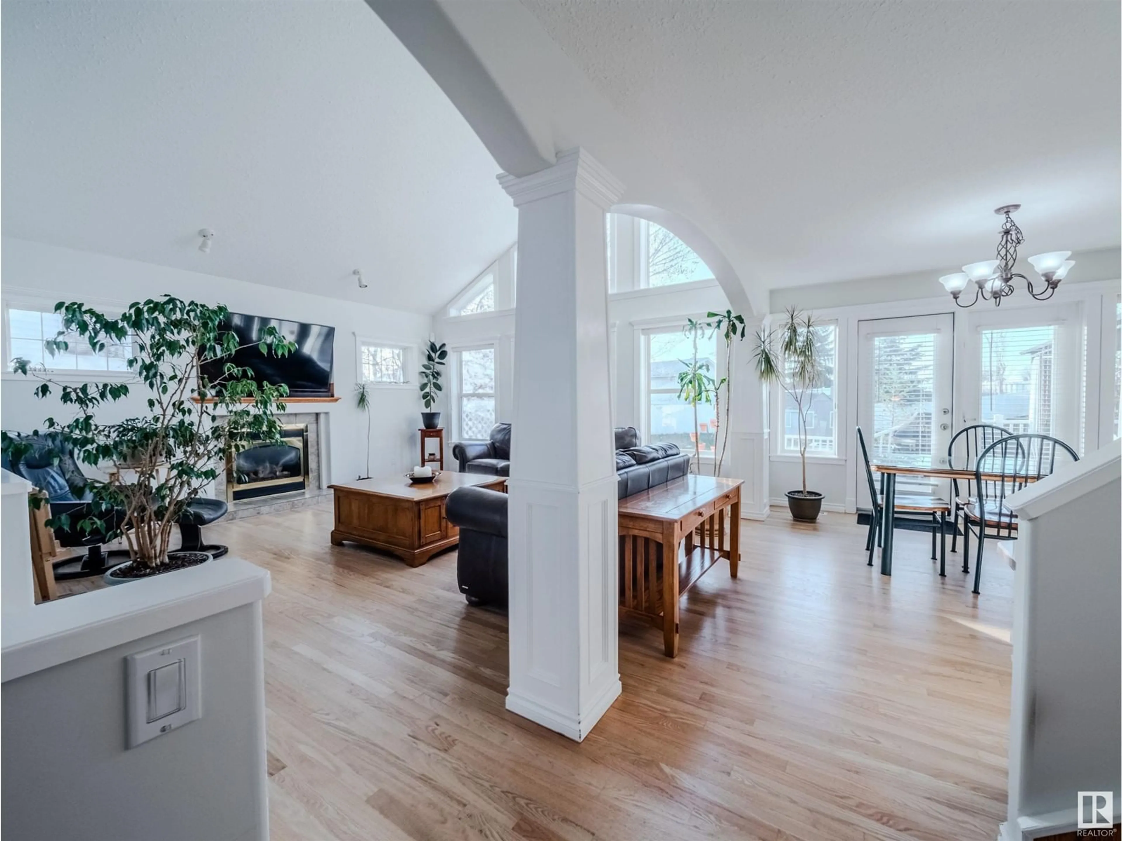 Open concept kitchen, unknown for 467 KLARVATTEN LAKE WD, Edmonton Alberta T5Z3C2