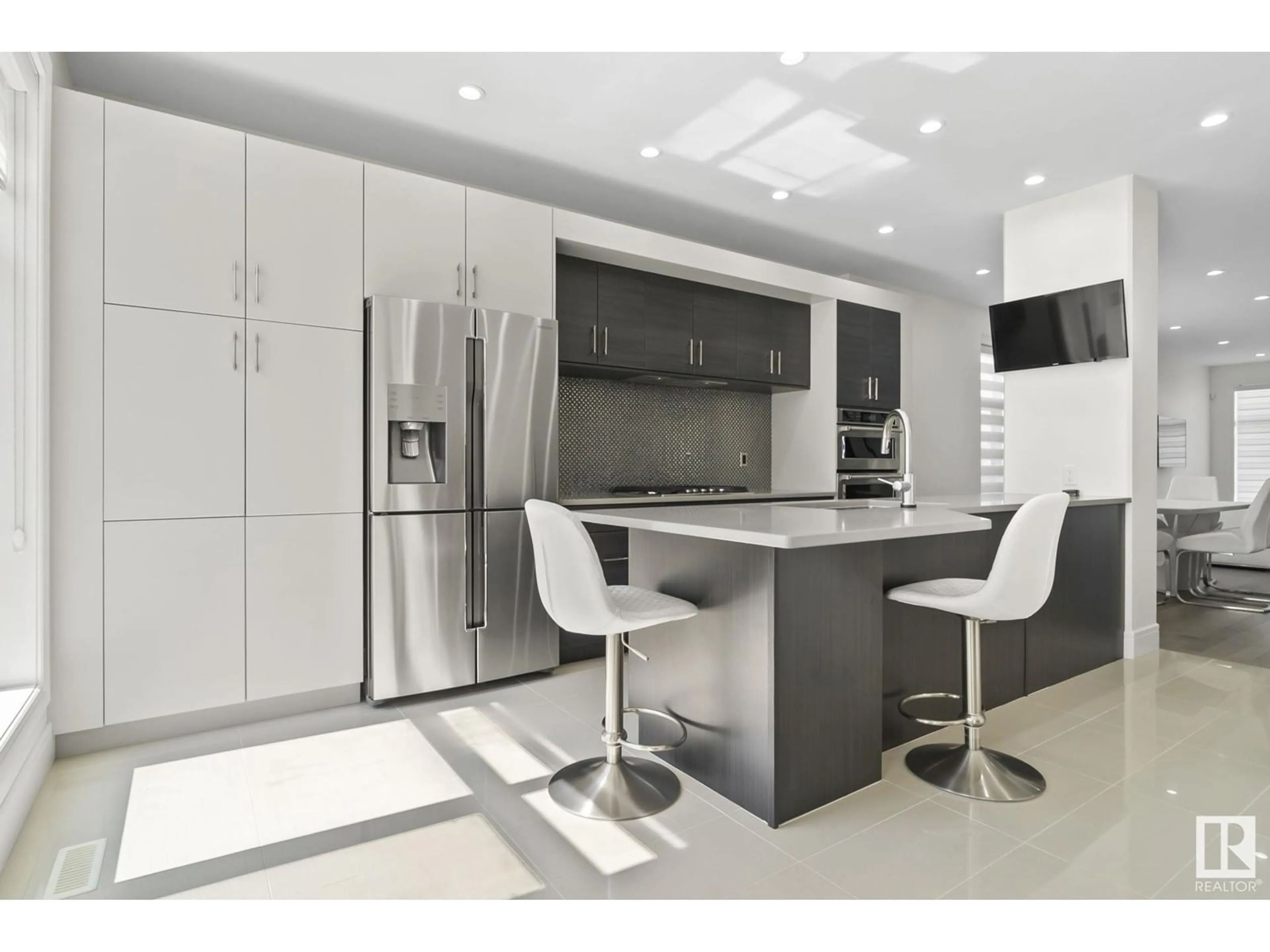 Contemporary kitchen, ceramic/tile floor for NW - 14041 101A AV, Edmonton Alberta T5N0L4