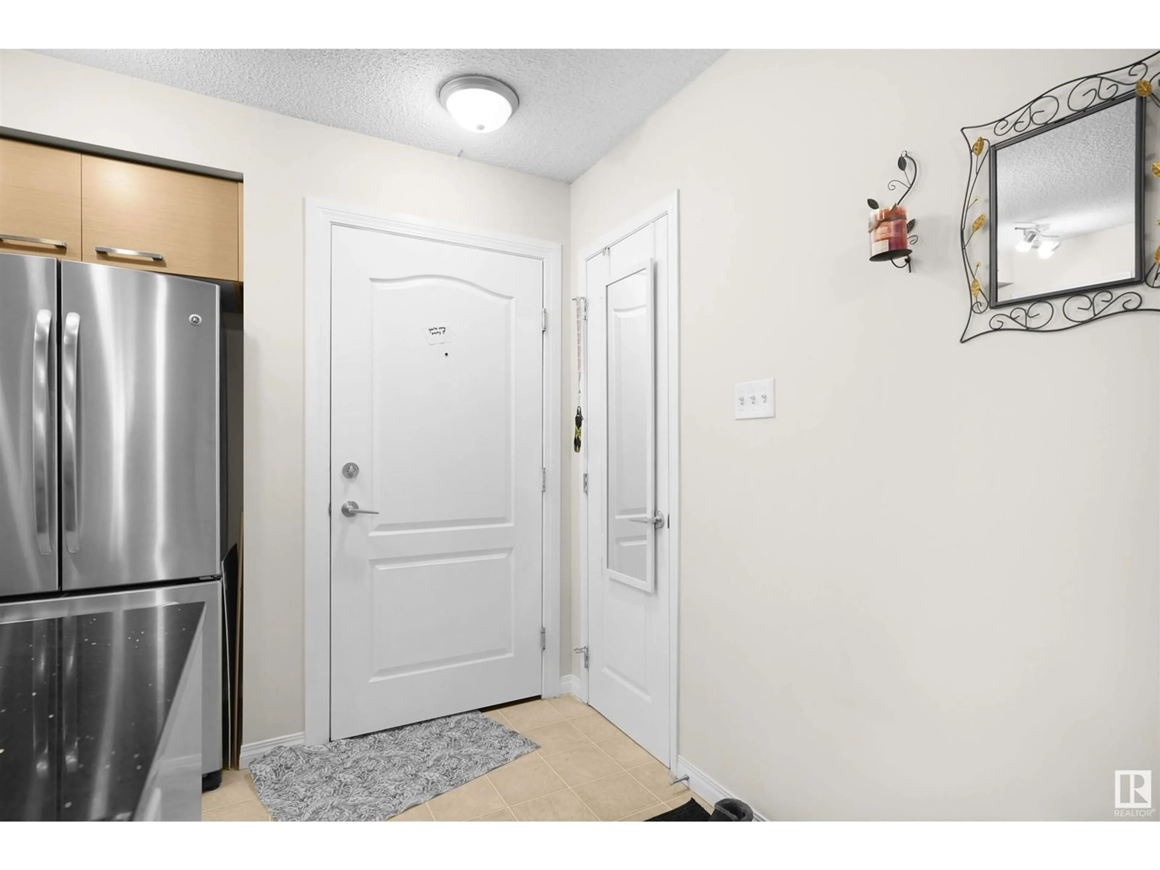 Indoor entryway for 2107 - 7343 SOUTH TERWILLER DR, Edmonton Alberta T6R0M2
