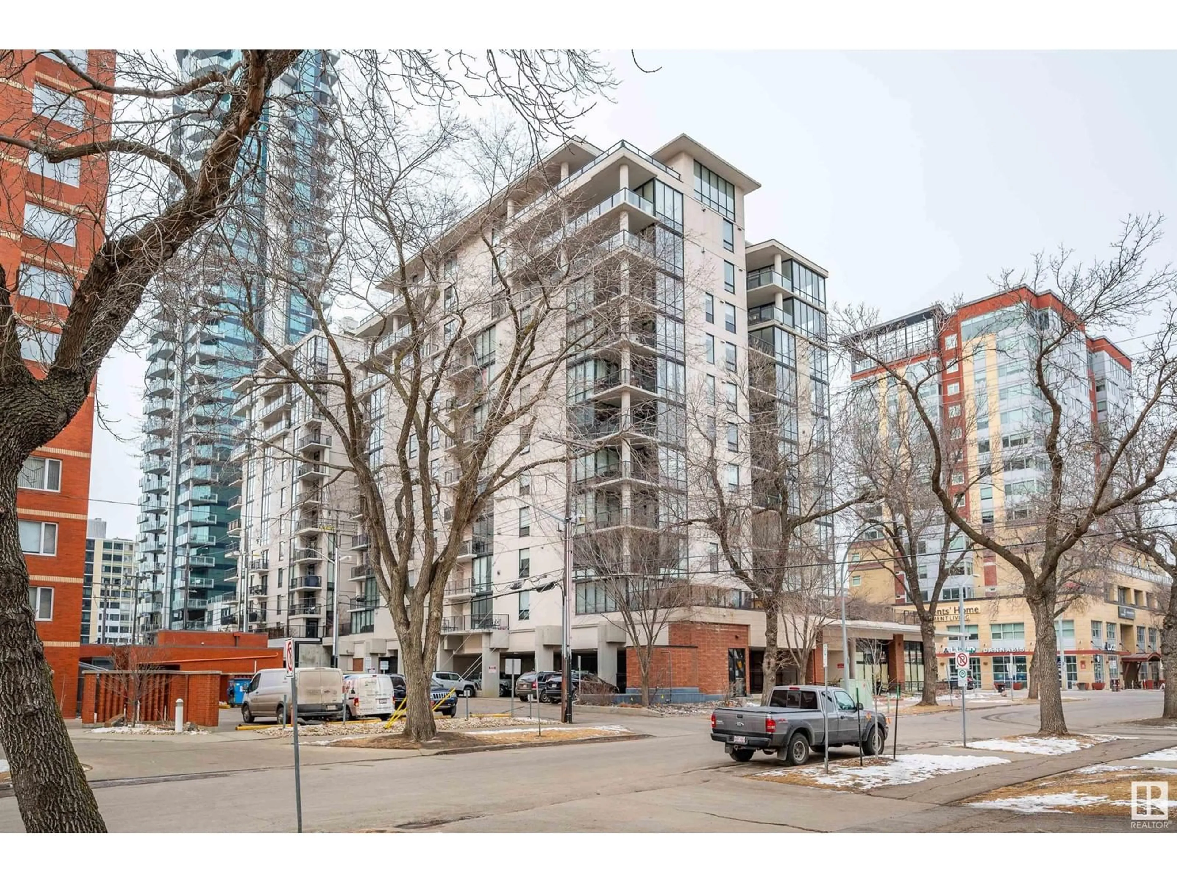 Unknown for 301 - 10028 119 ST, Edmonton Alberta T5K1Y8