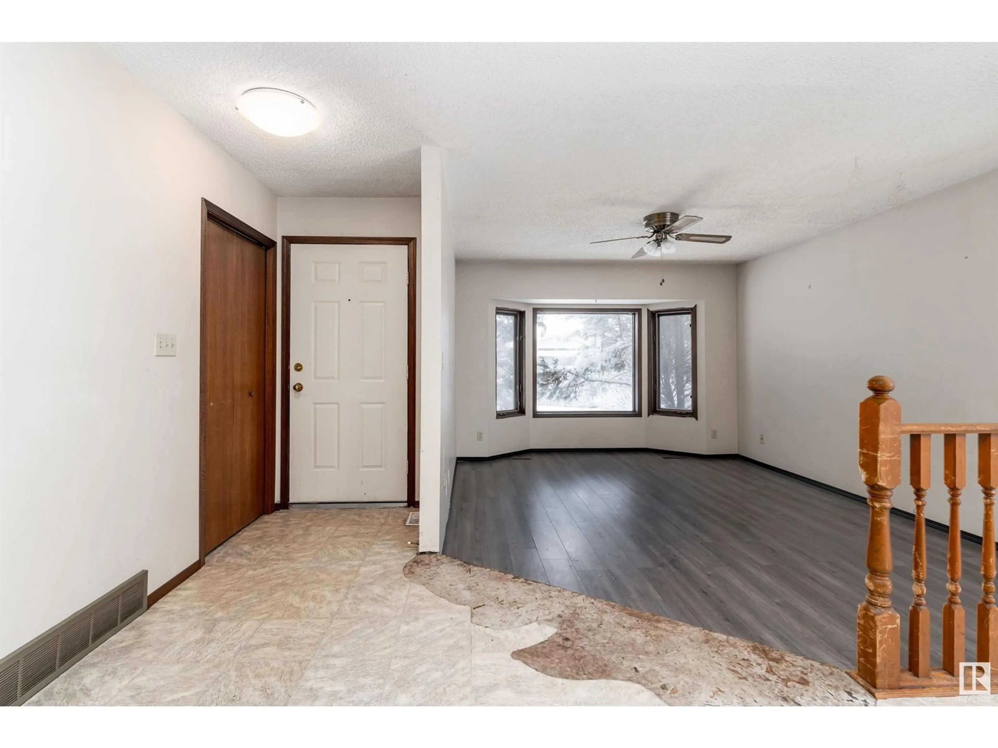Indoor entryway for NW - 7519 189 ST, Edmonton Alberta T5T5J1