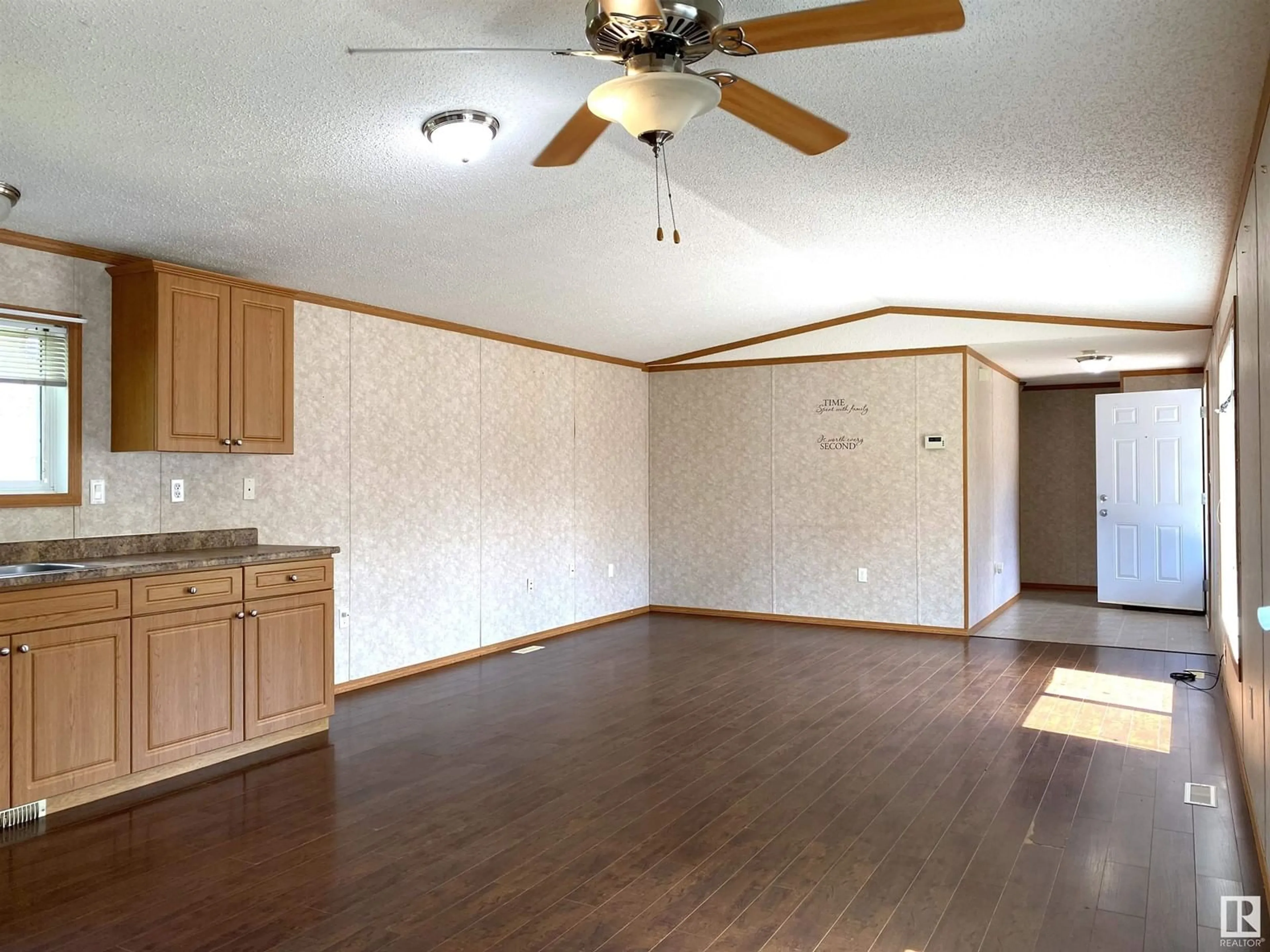 A pic of a room for 7 VILLAGE GREEN MHP, Warburg Alberta T0C2T0