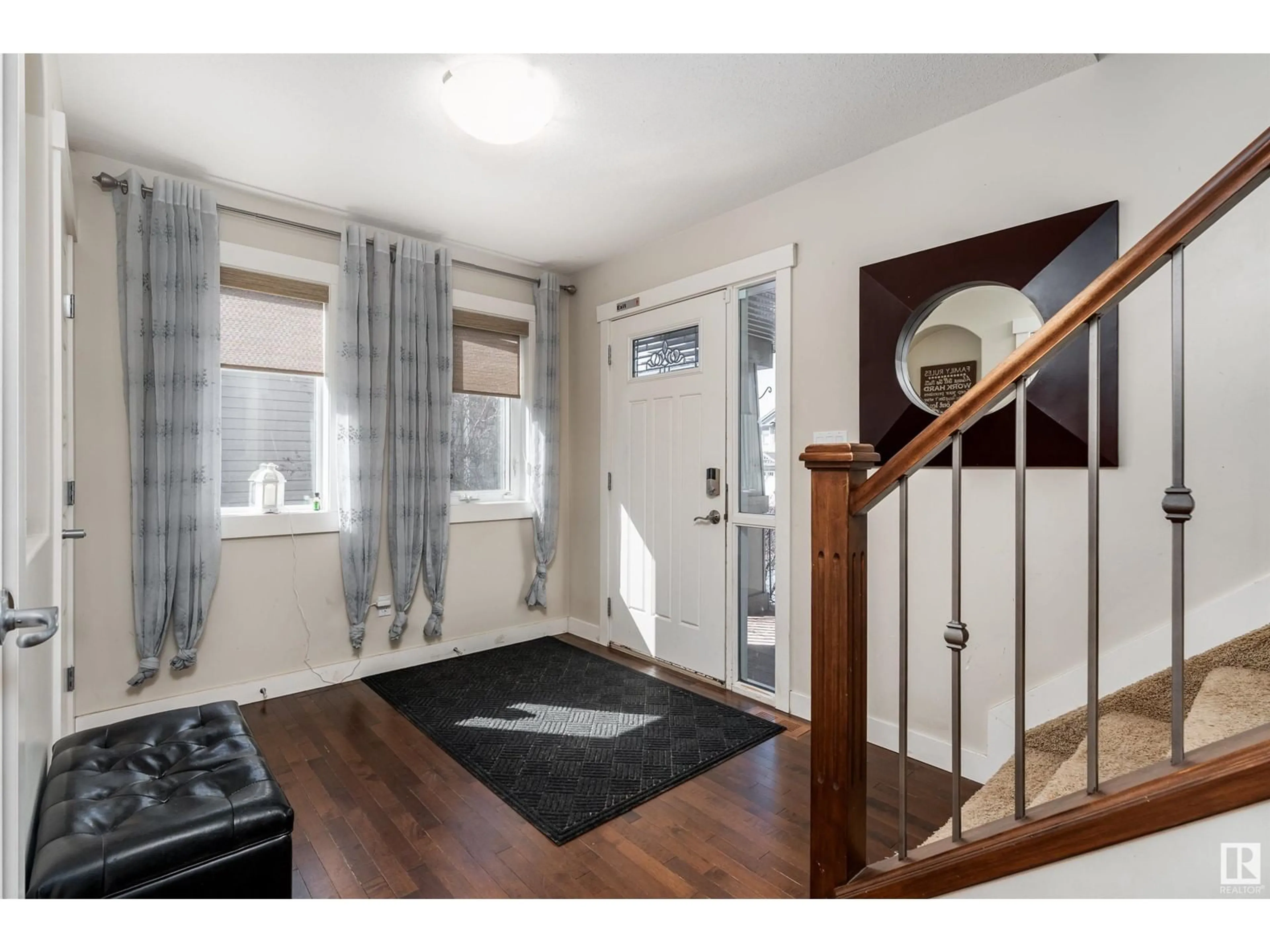 Indoor entryway for 1226 WESTERRA CR, Stony Plain Alberta T7Z0B2