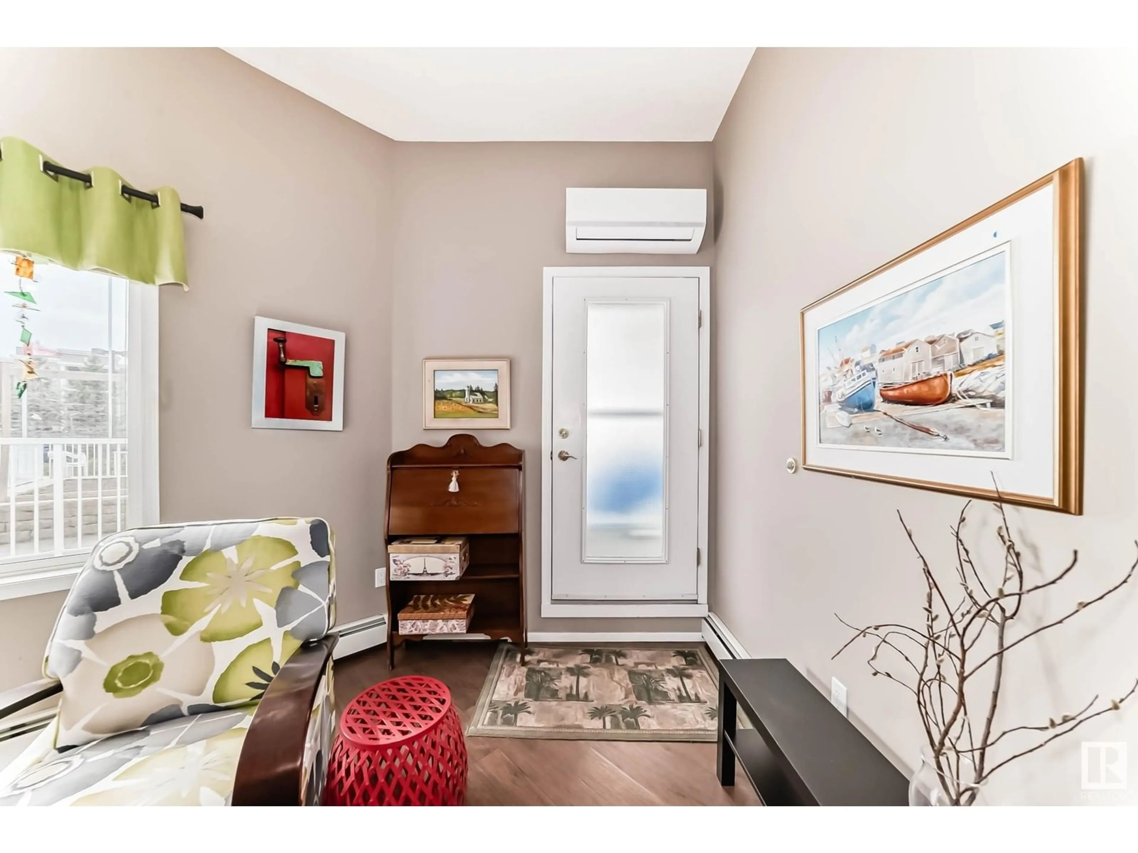 Indoor entryway for 78 - 134 MCKENNEY AV, St. Albert Alberta T8N1L9