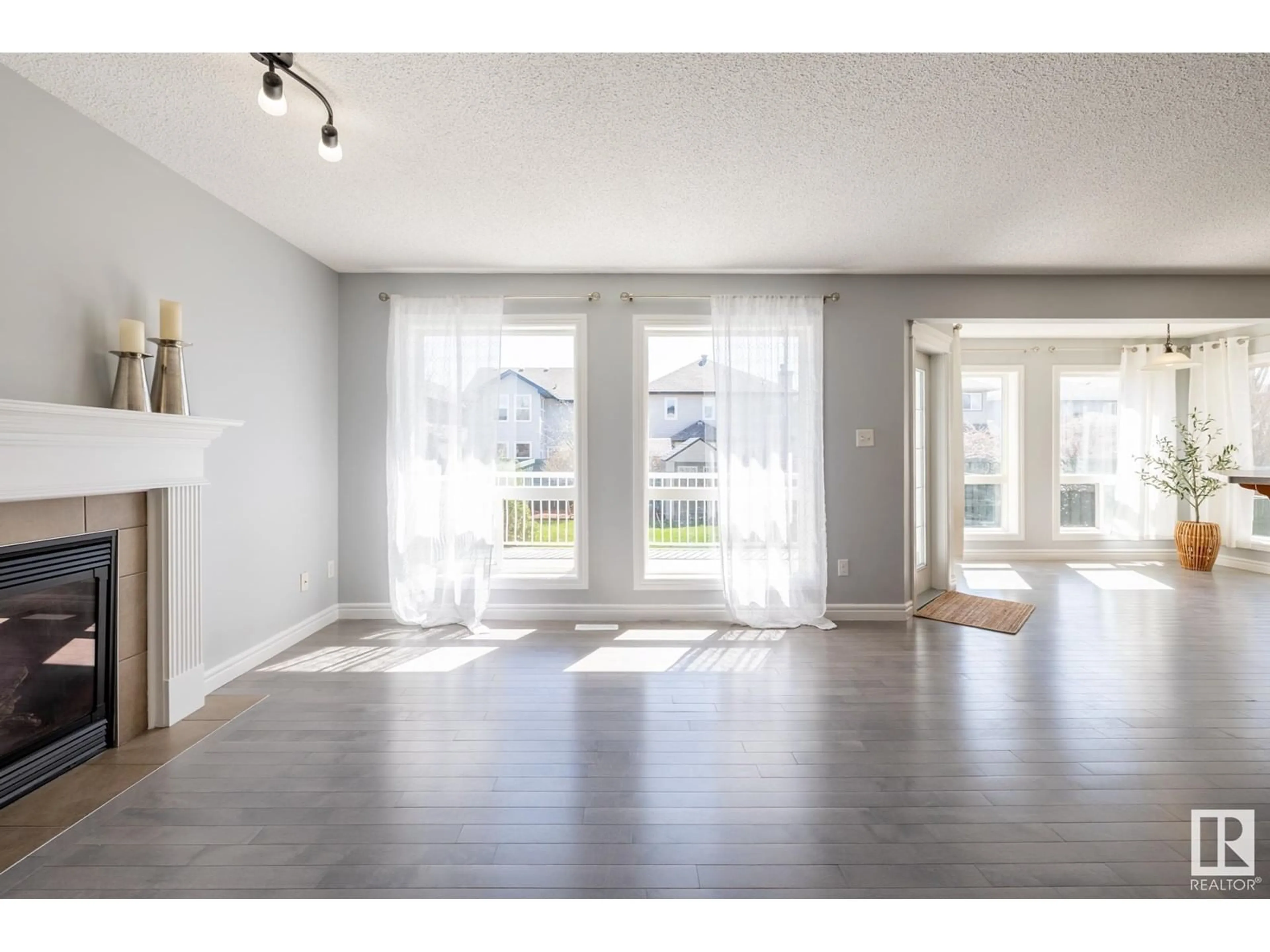 Unknown for SW SW - 1935 121 ST, Edmonton Alberta T6W0A6