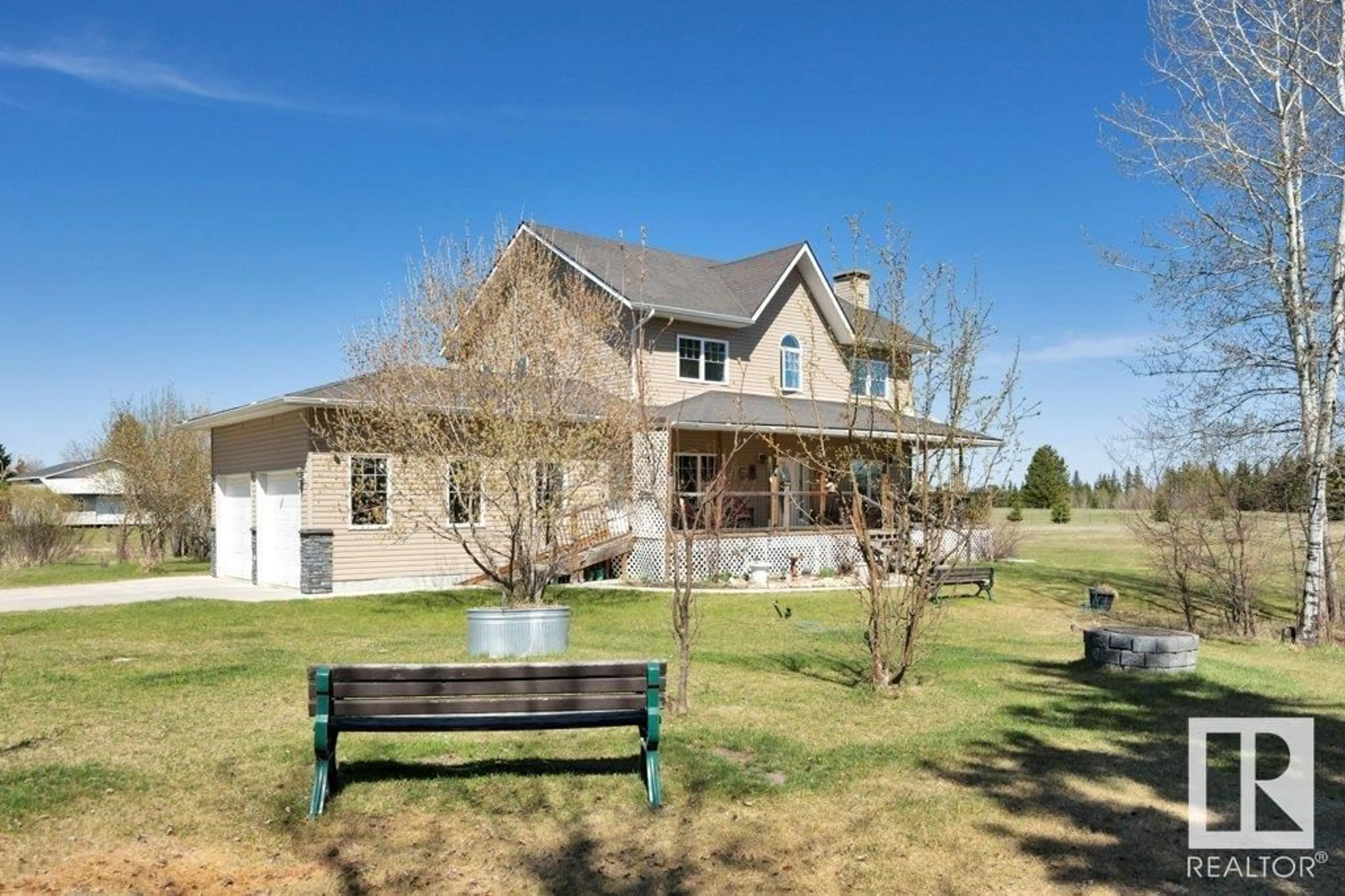 Home with vinyl exterior material, mountain view for 29 - 240073 TWP RD 471, Rural Wetaskiwin County Alberta T9A1X1
