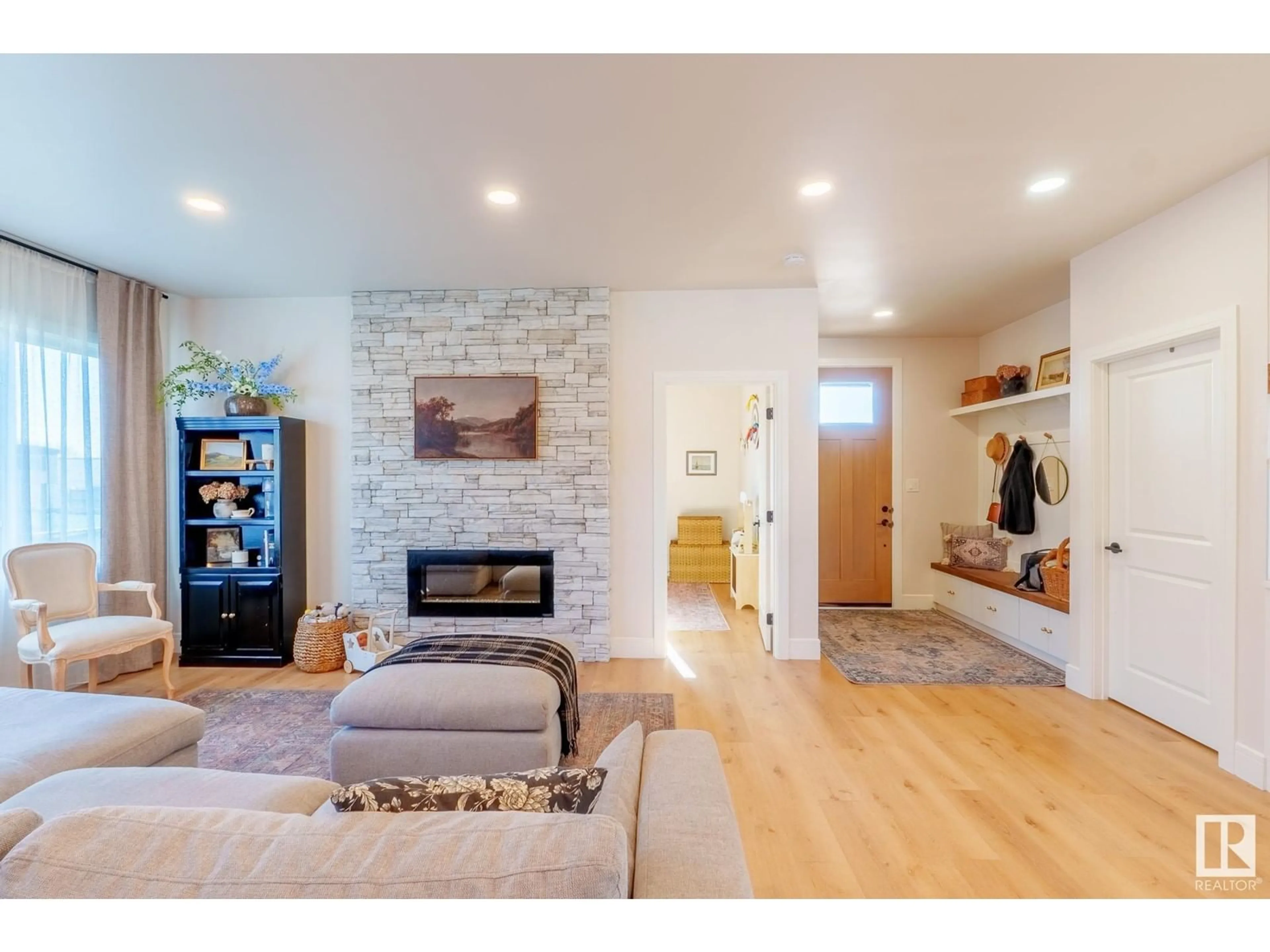 Living room with furniture, unknown for 16 5220 44 AVE, Calmar Alberta T0C0V0