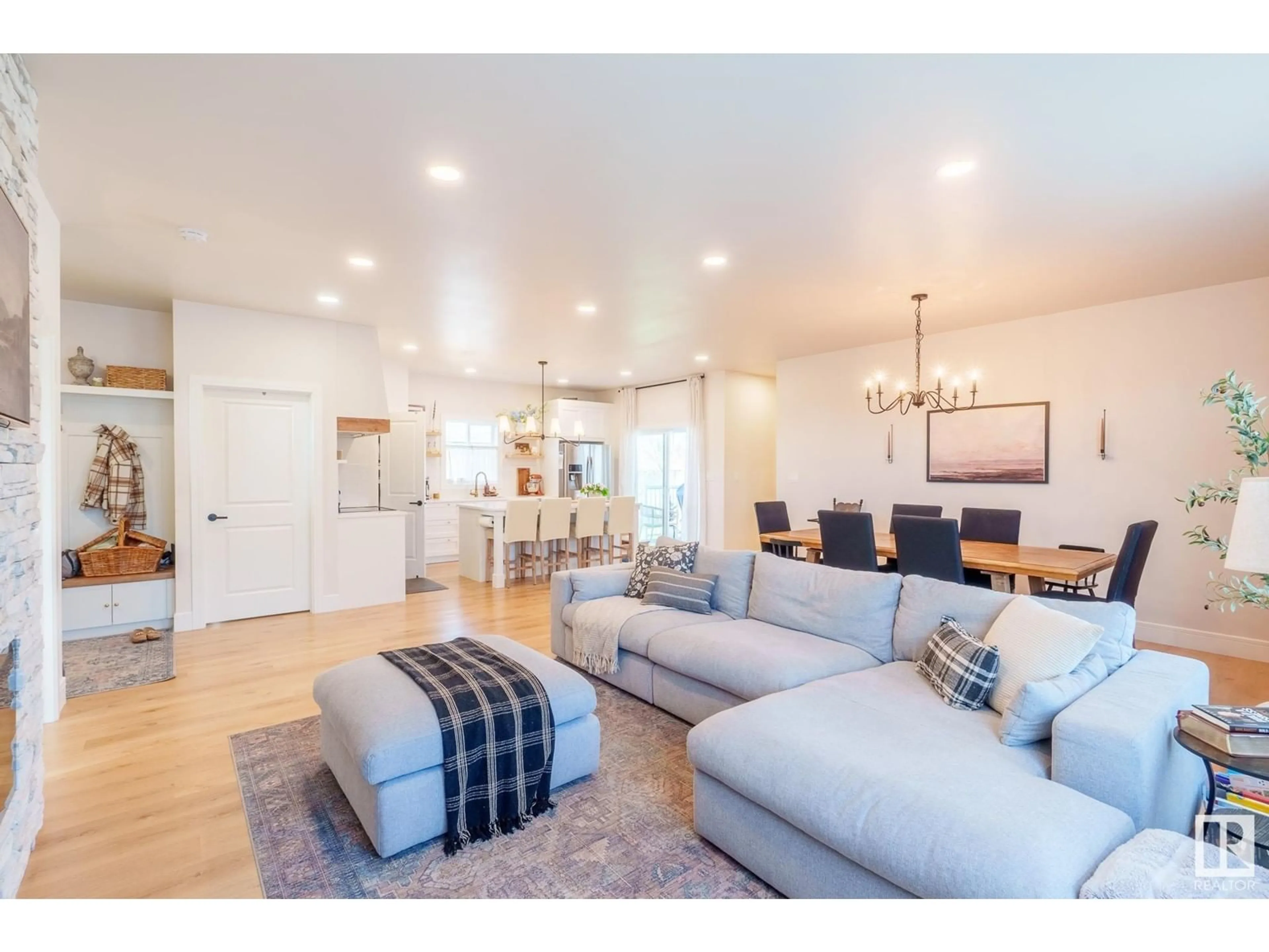 Living room with furniture, unknown for 16 5220 44 AVE, Calmar Alberta T0C0V0
