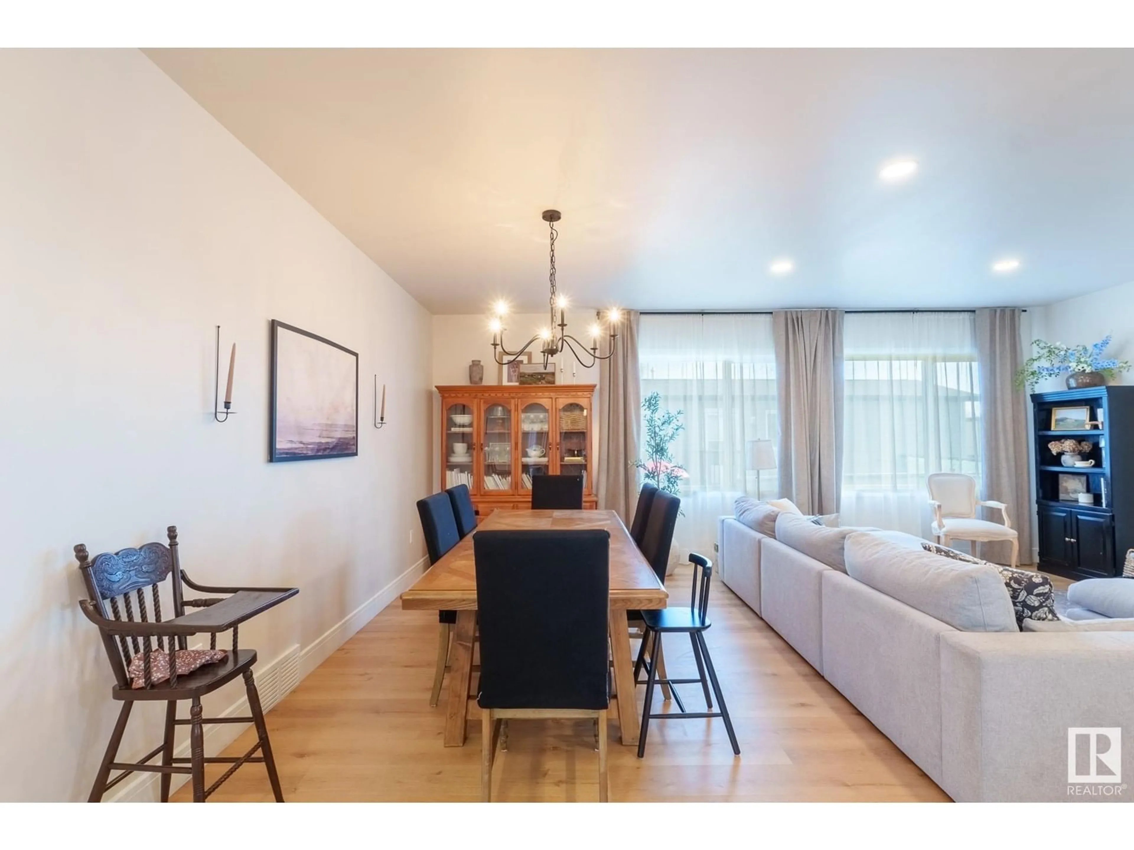 Dining room, wood/laminate floor for 16 5220 44 AVE, Calmar Alberta T0C0V0