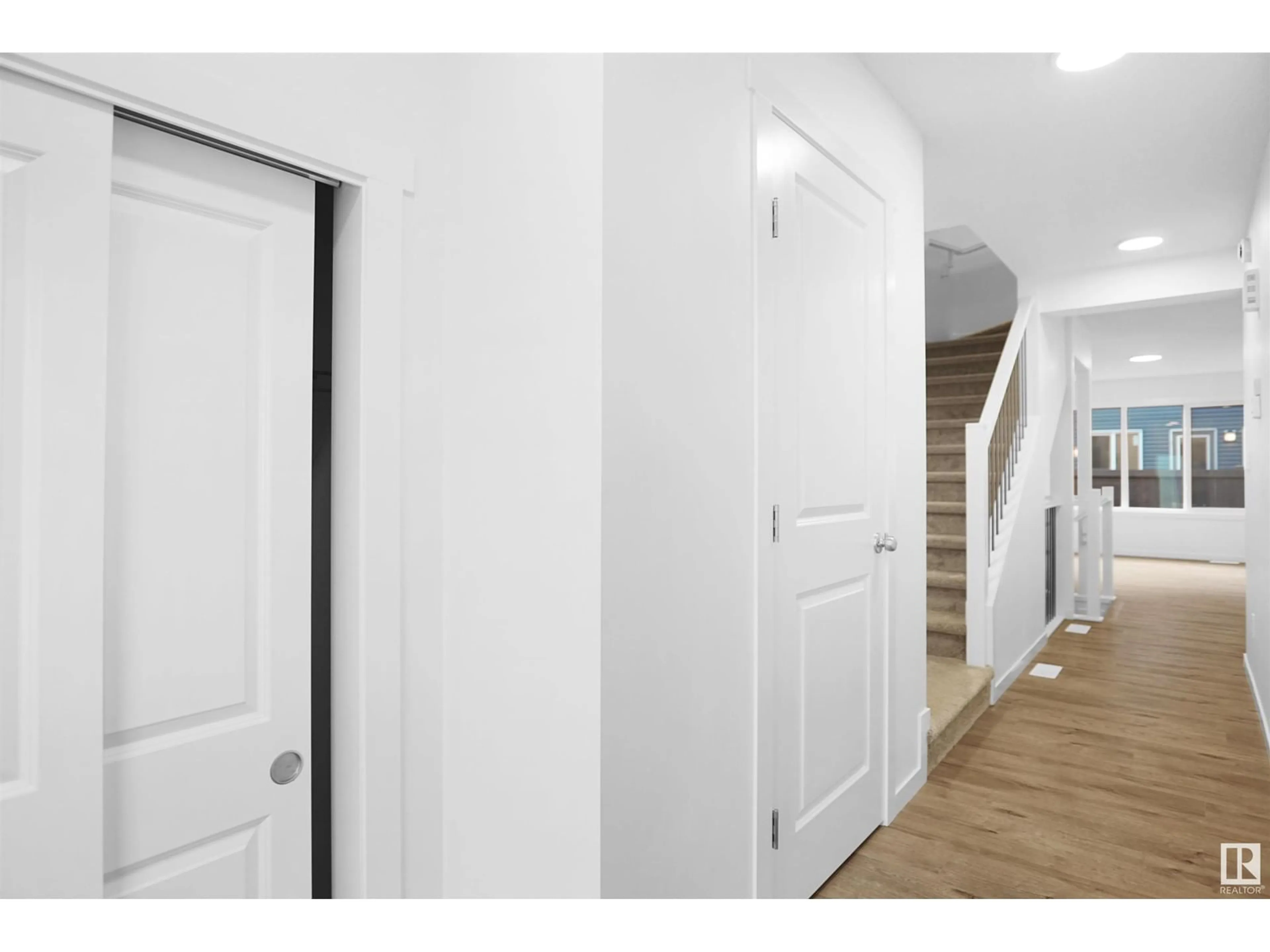 Indoor entryway for 21 - 1430 ASTER WY, Edmonton Alberta T6T2N8