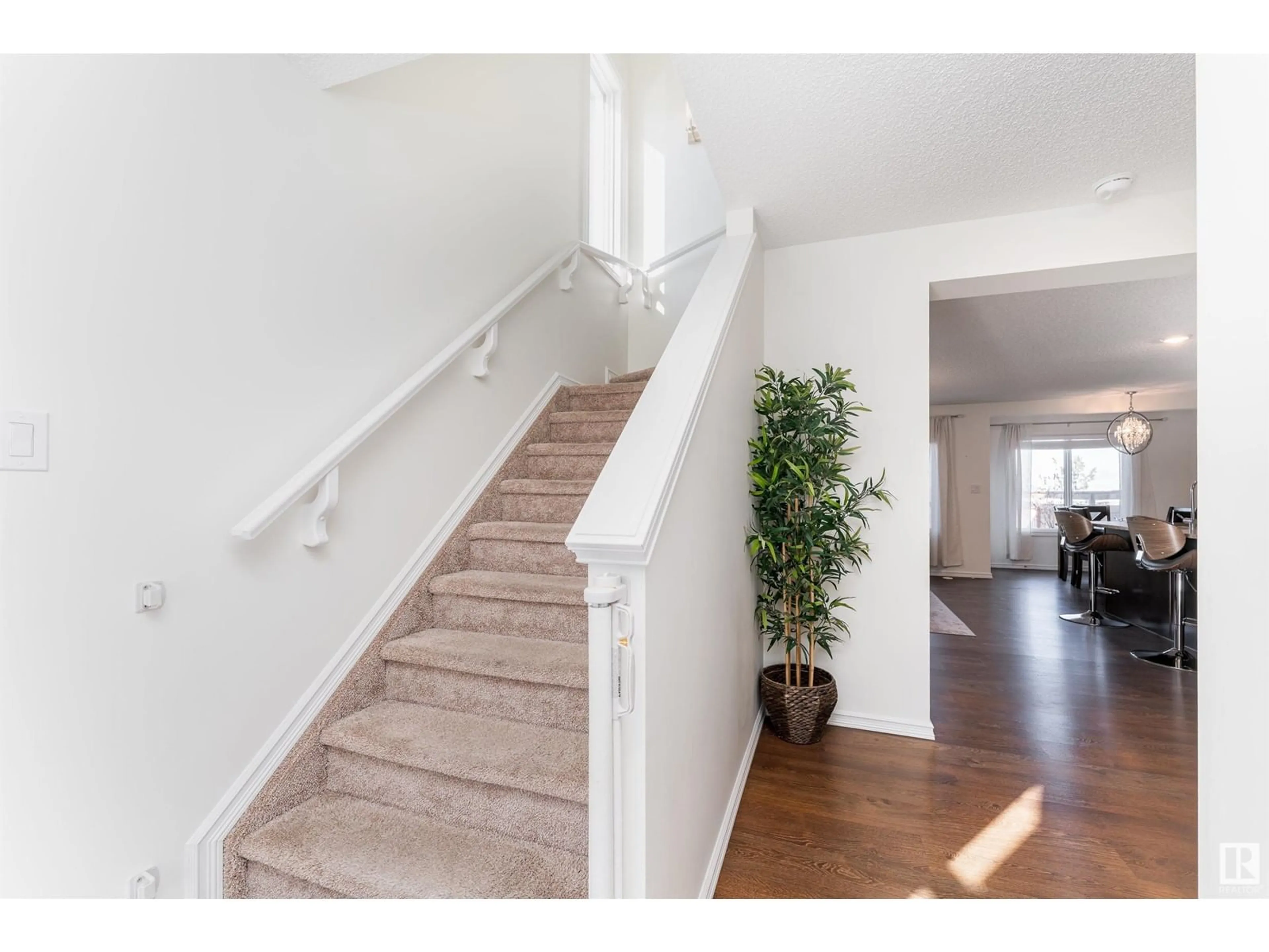 Unknown for 2885 DUKE CR, Edmonton Alberta T6W3Y4