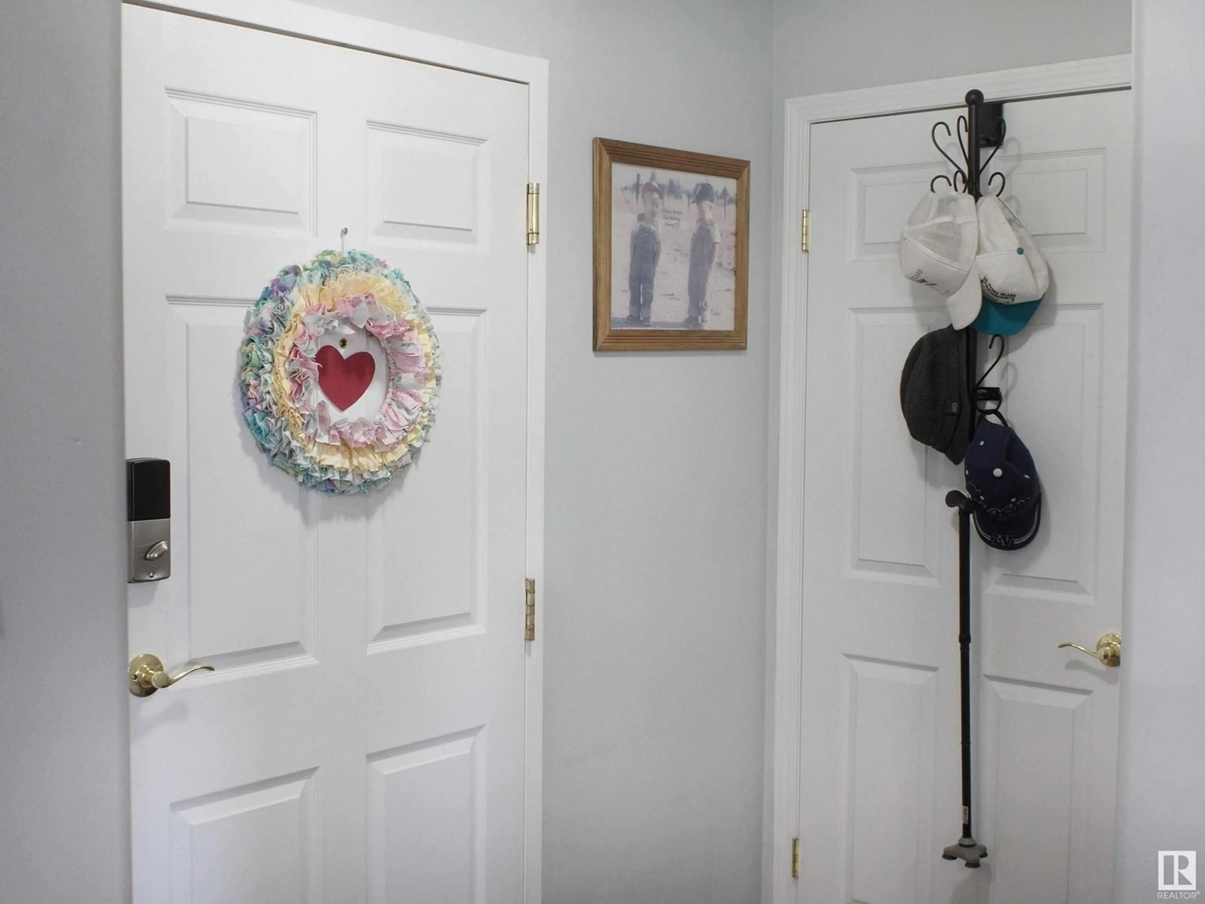 Indoor entryway for 301 - 5116 49 AV, Leduc Alberta T9E8K1