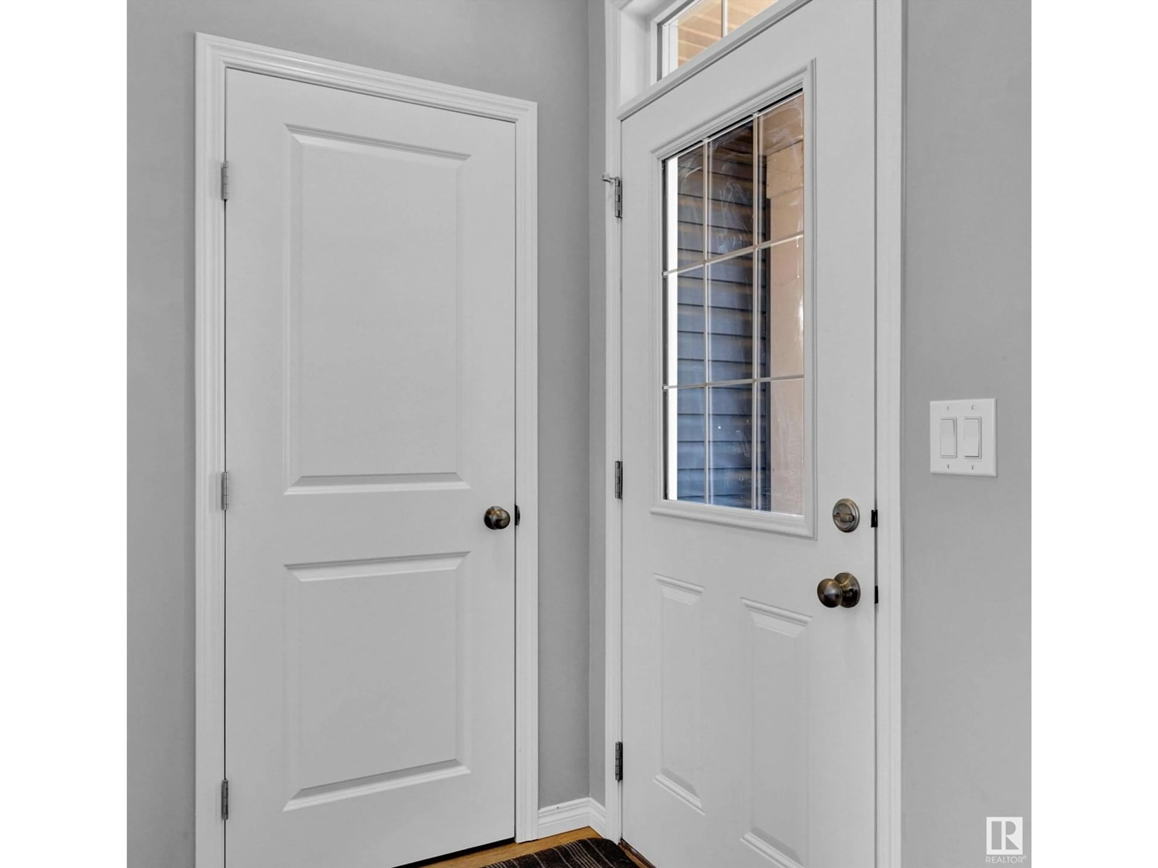 Indoor entryway for 8143 CHAPPELLE WY, Edmonton Alberta T6W3L7
