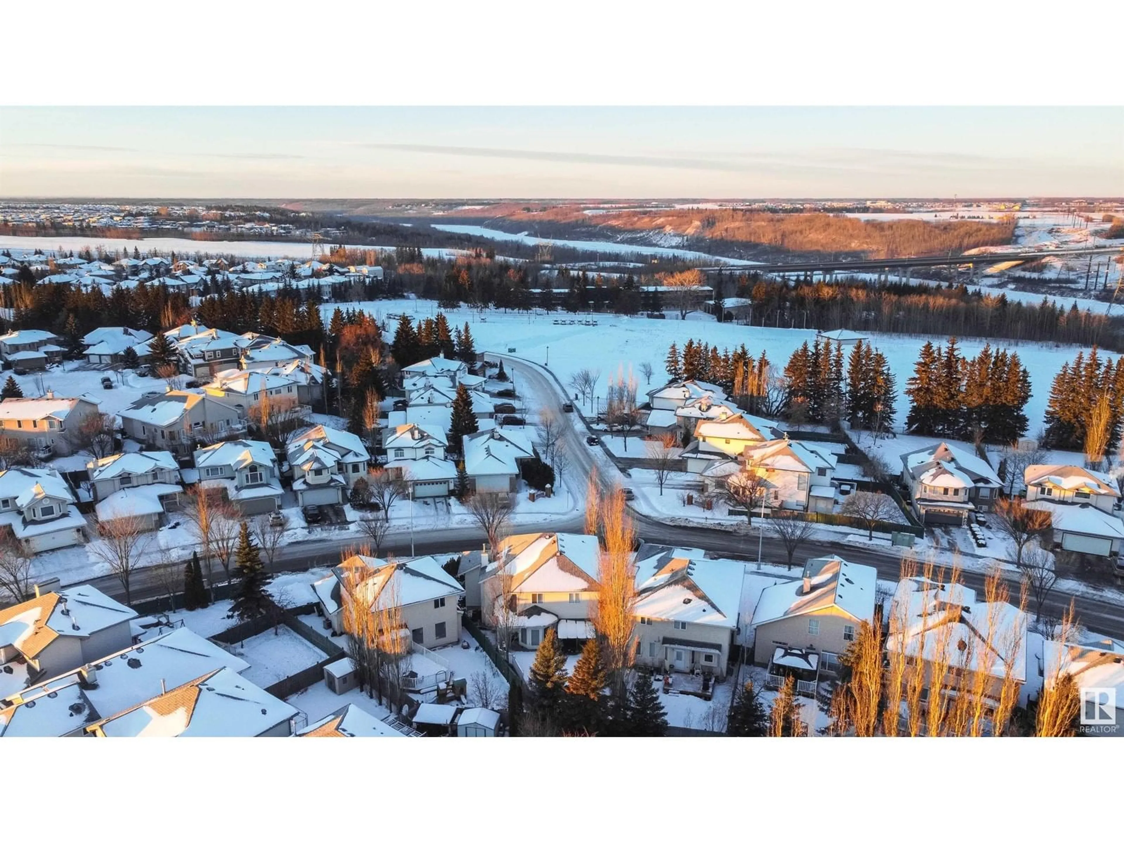 A pic from outside/outdoor area/front of a property/back of a property/a pic from drone, water/lake/river/ocean view for 329 HEATH RD, Edmonton Alberta T6R2X4
