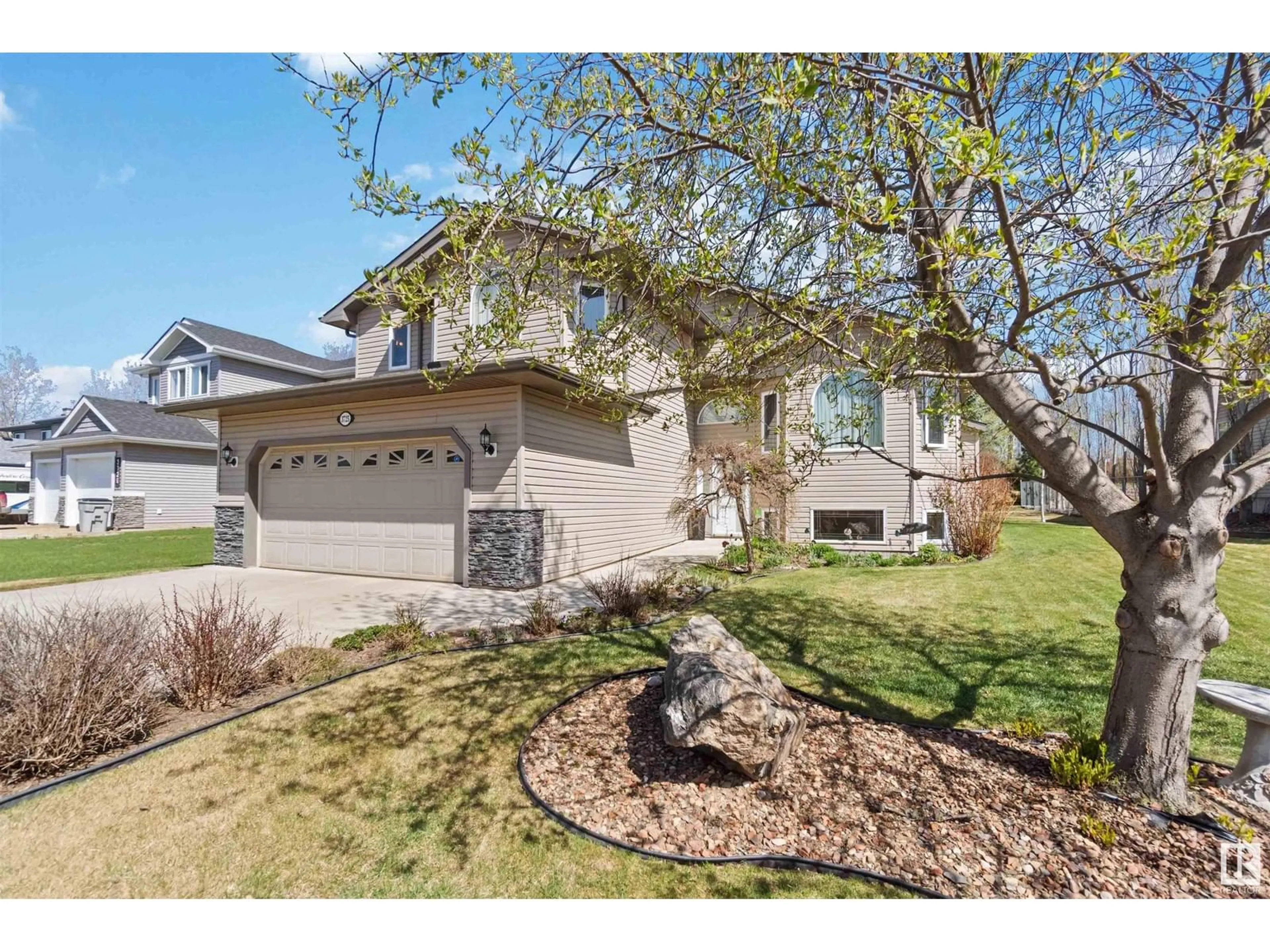 Home with vinyl exterior material, street for 3725 50 ST, Gibbons Alberta T0A1N0