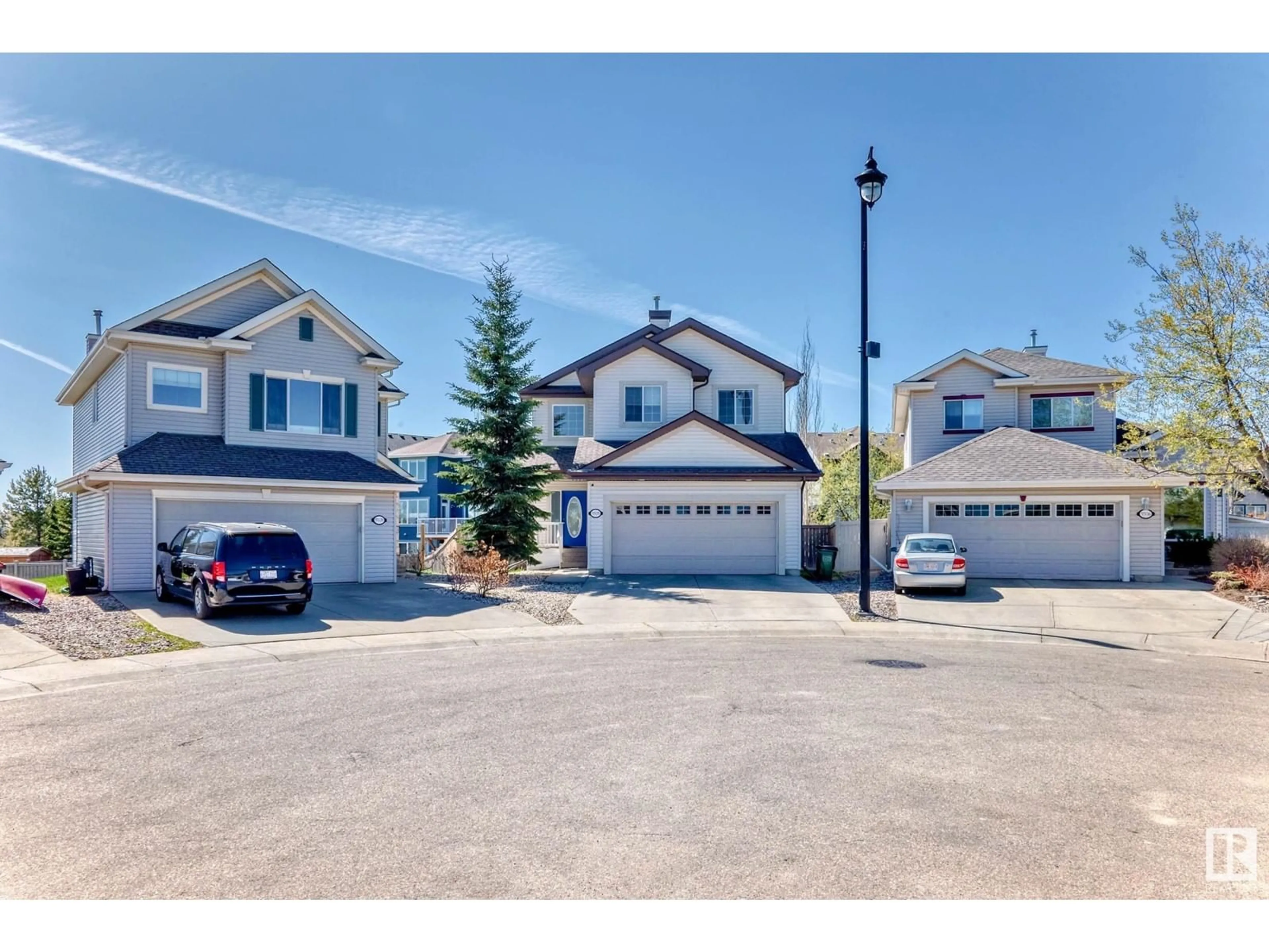 A pic from outside/outdoor area/front of a property/back of a property/a pic from drone, street for NW - 5505 206A ST, Edmonton Alberta T6M0B6