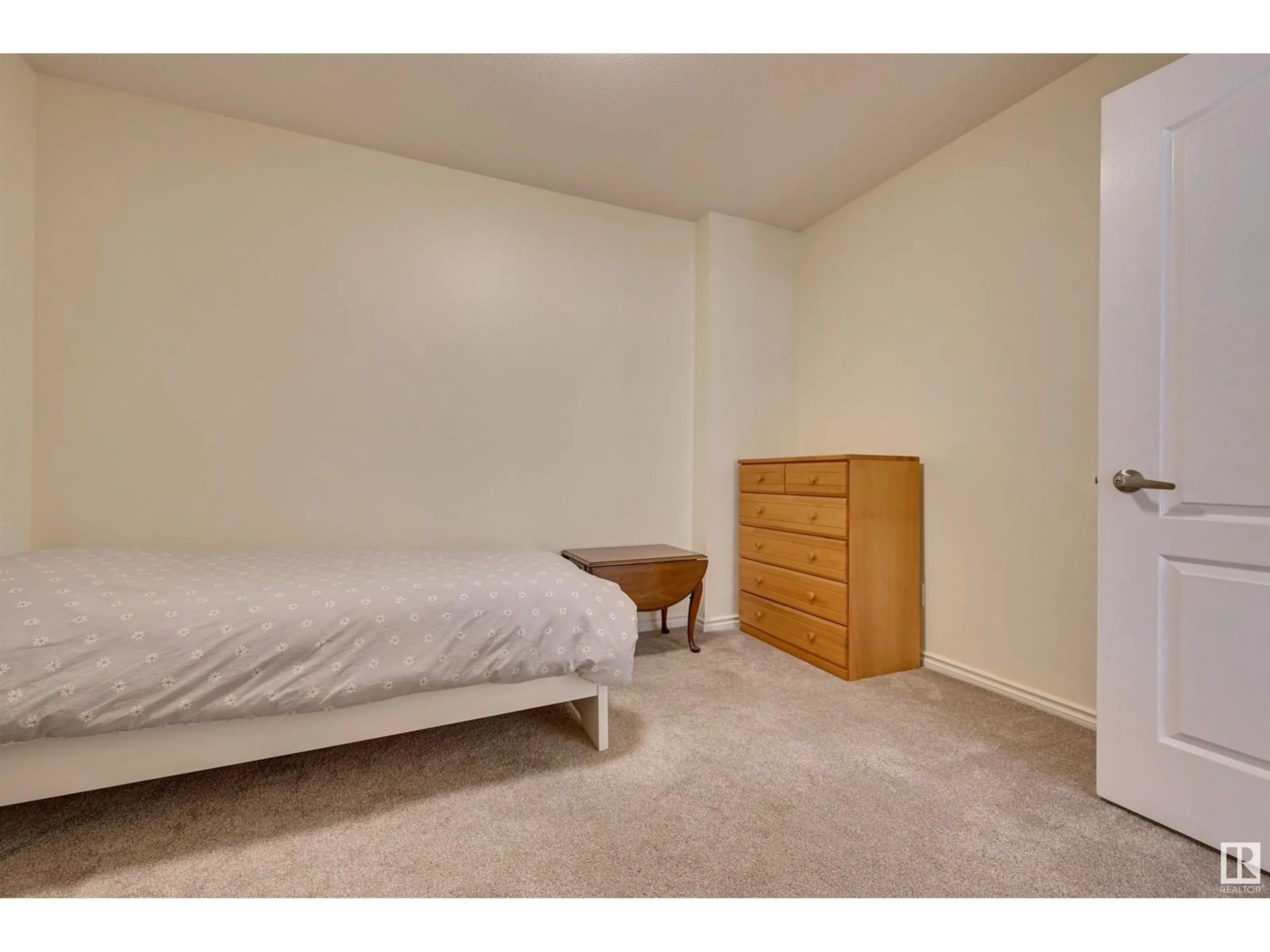 A pic of a room for 11729 71A AV, Edmonton Alberta T6G2W5