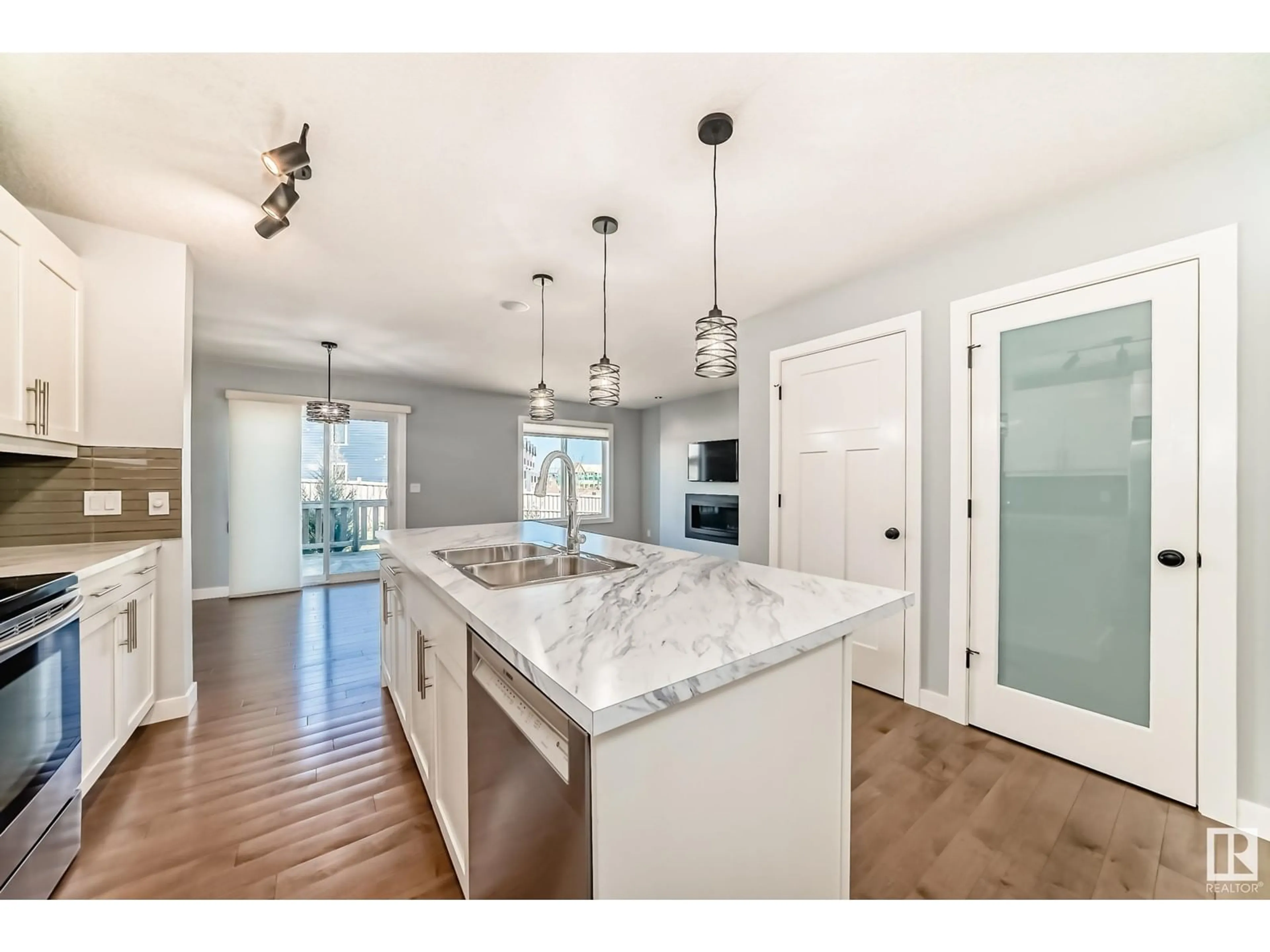 Open concept kitchen, unknown for 6612 CARDINAL RD SW, Edmonton Alberta T6W1Y9