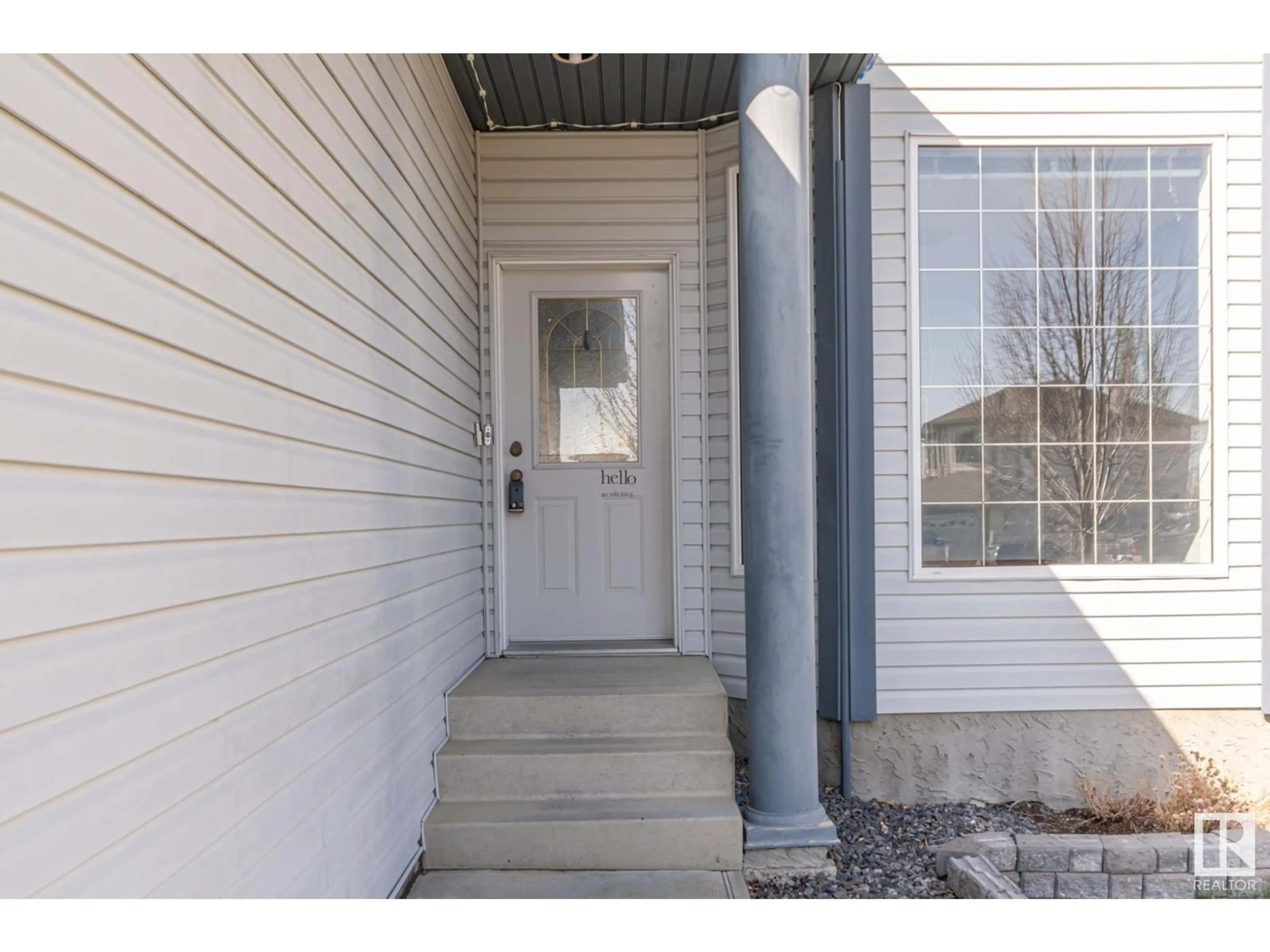 Indoor entryway for 443 HERITAGE DR, Sherwood Park Alberta T8A6A4