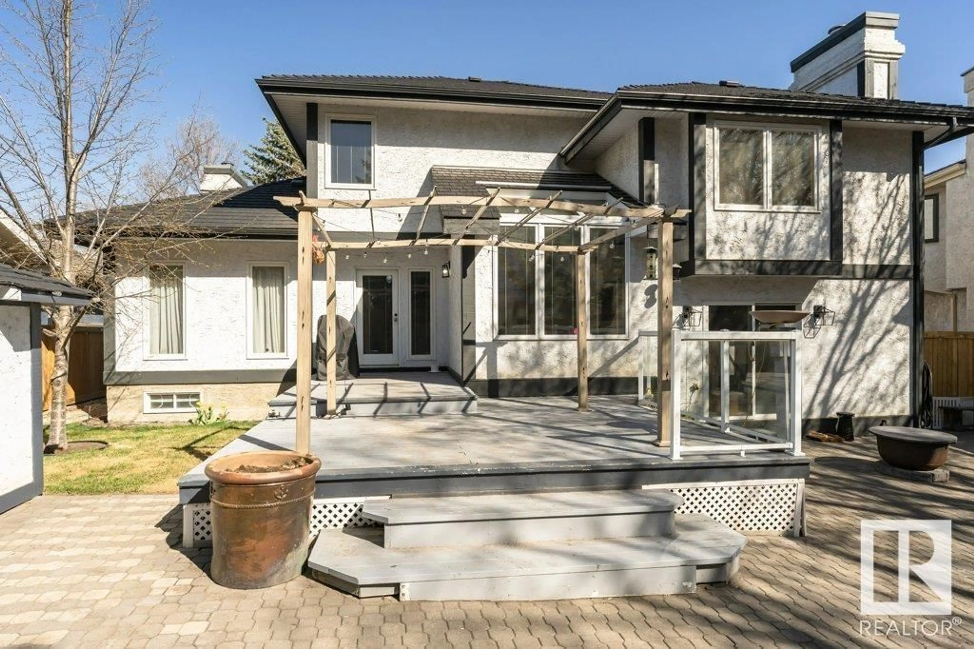 Patio, street for 218 OMAND DR, Edmonton Alberta T6R1L7