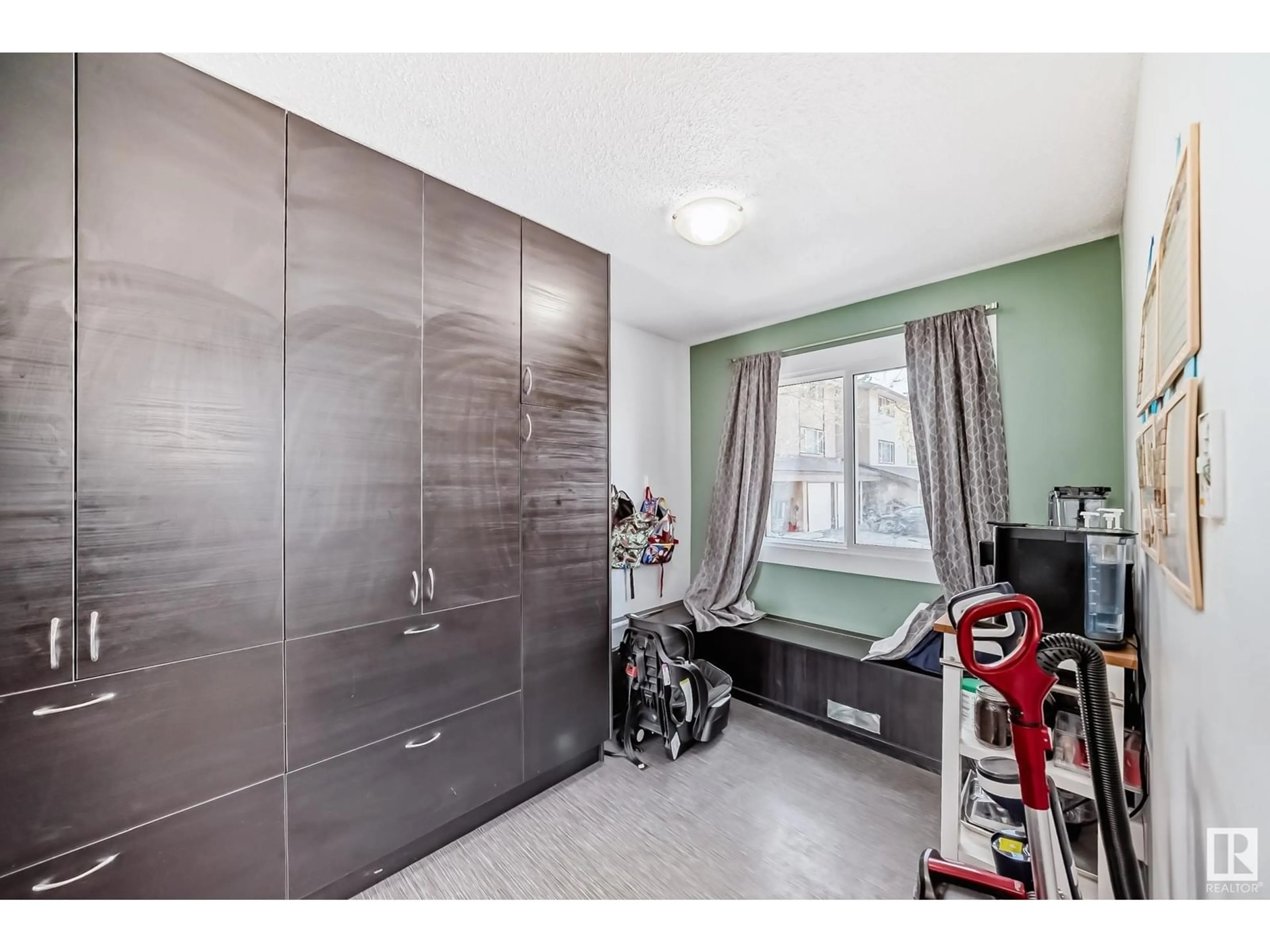 Storage room or clothes room or walk-in closet for 67 GRANDIN VG, St. Albert Alberta T8N1E9