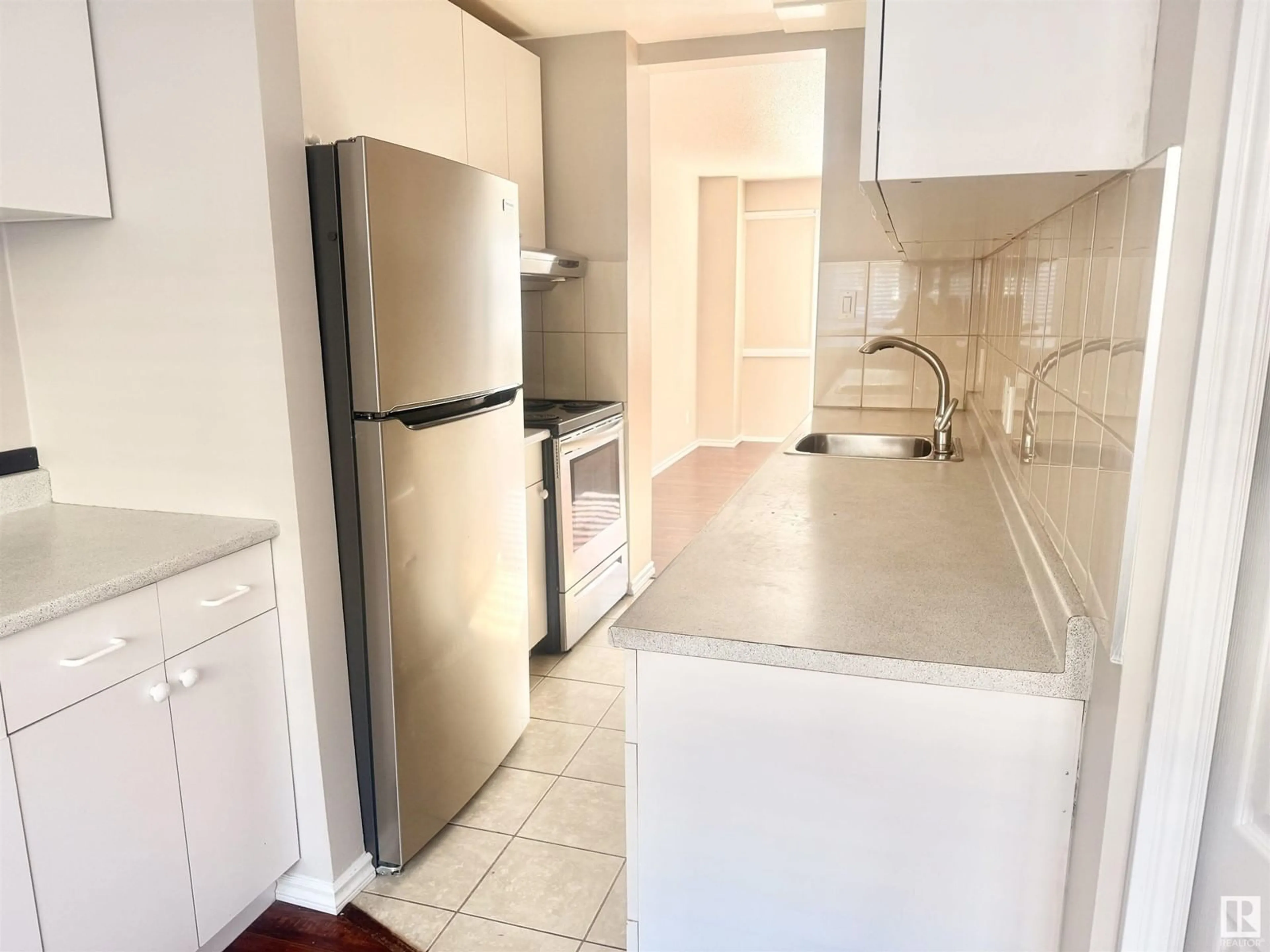 Standard kitchen, unknown for NW - 518 VILLAGE ON THE GREEN GR, Edmonton Alberta T5A1H2